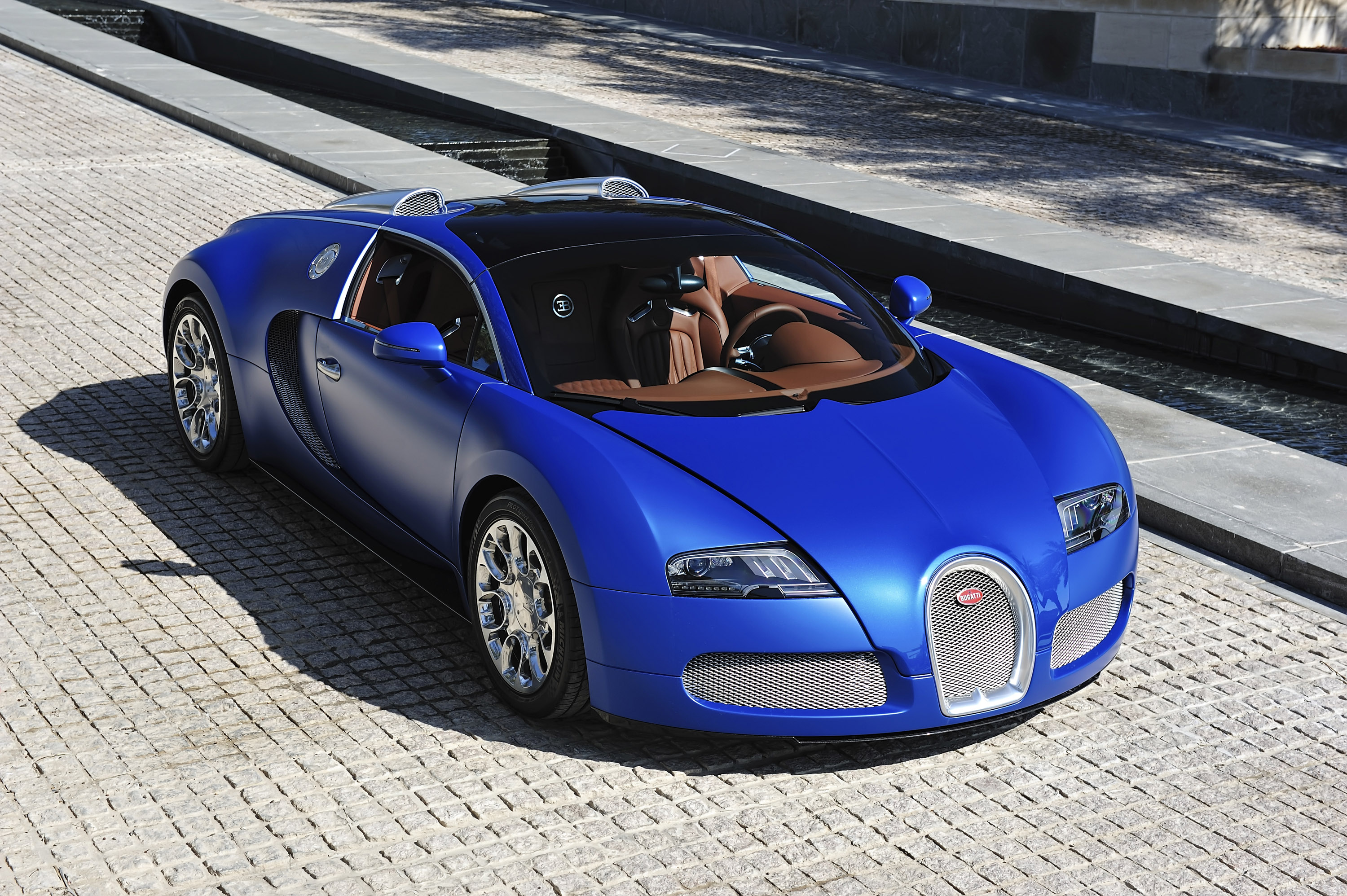 2011 Bugatti Veyron 16.4 Grand Sport Qatar - HD Pictures @ carsinvasion.com