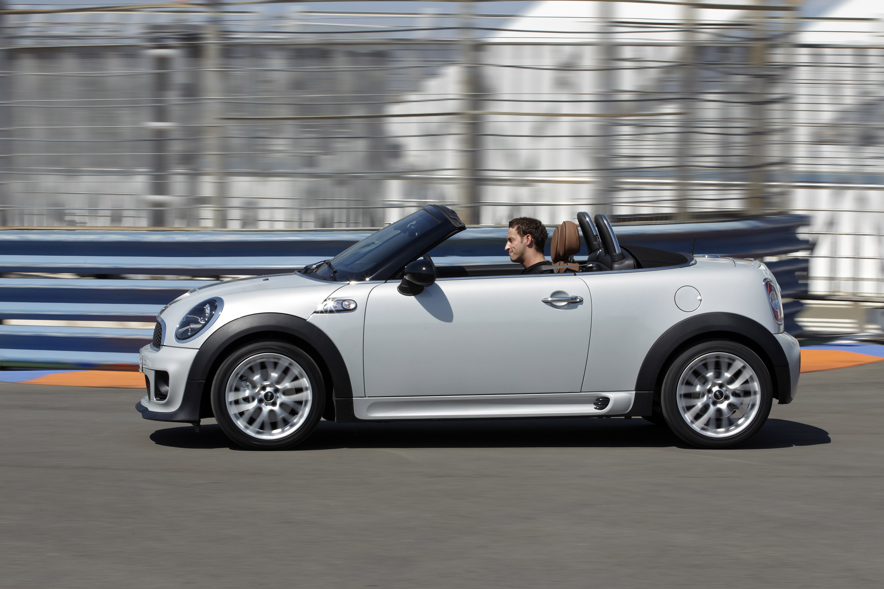 12 мини фото. Мини Купер родстер 2000. Mini Roadster 2020. Roadster Nissan Mini. Mini Roadster с металлической крышкой.