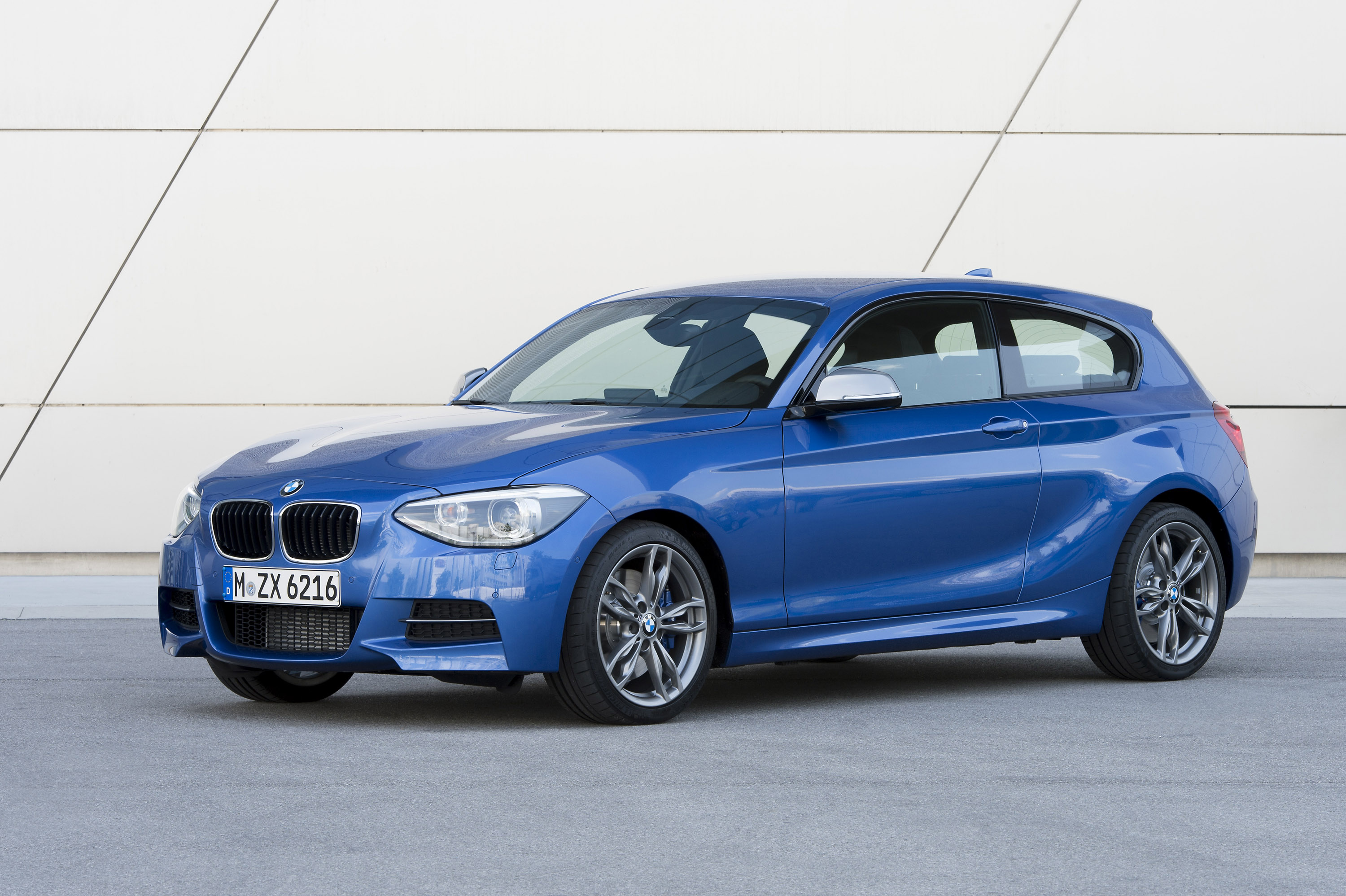 I m 1. BMW m135i Coupe. BMW m135i f21. БМВ 135i хэтчбек. BMW f20 135i.