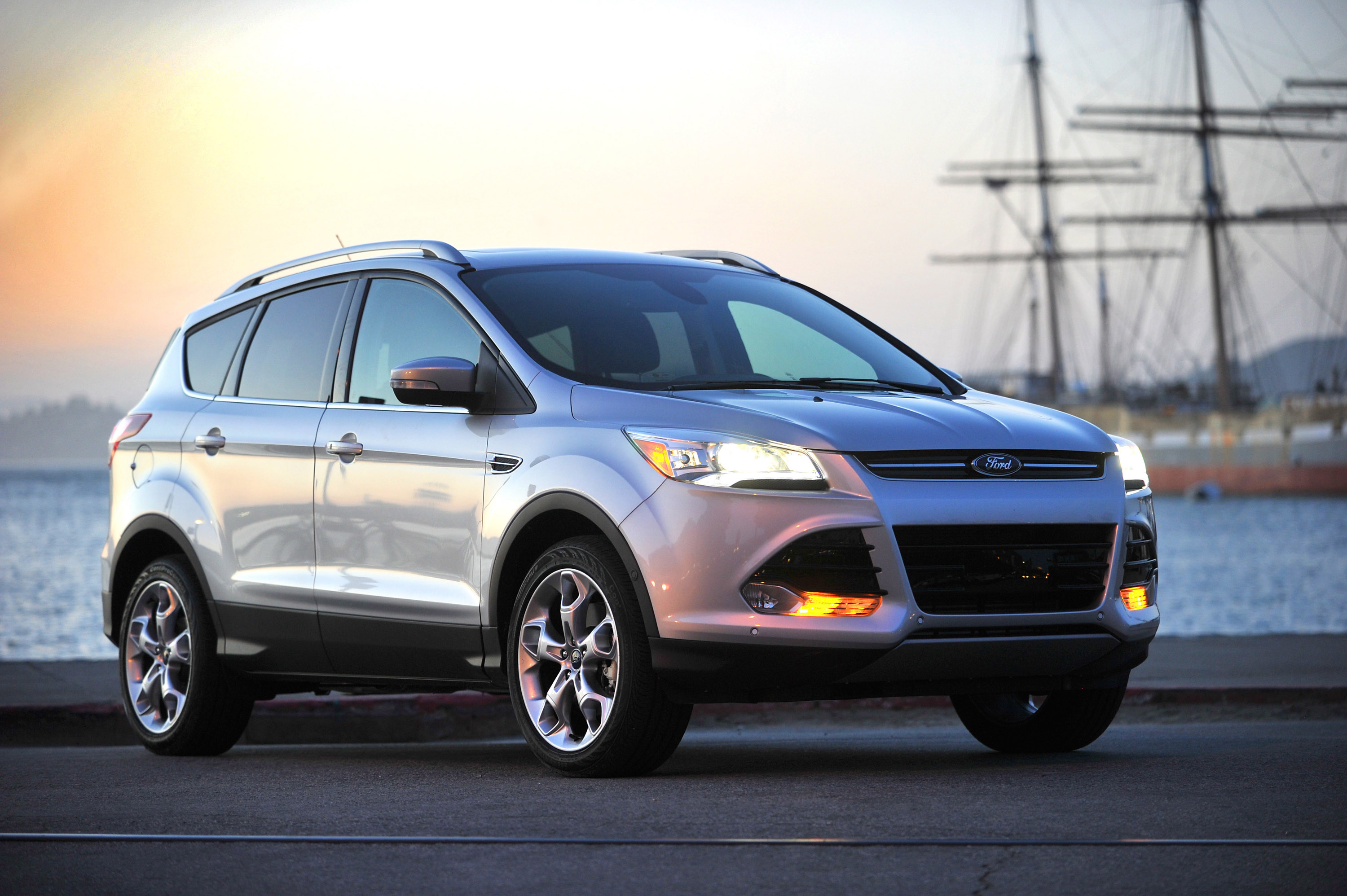 Форд эскейп. Форд Эскейп 2013. Ford Escape 2015. Форд Эскейп 2013 года. Ford Escape Hybrid 2013.