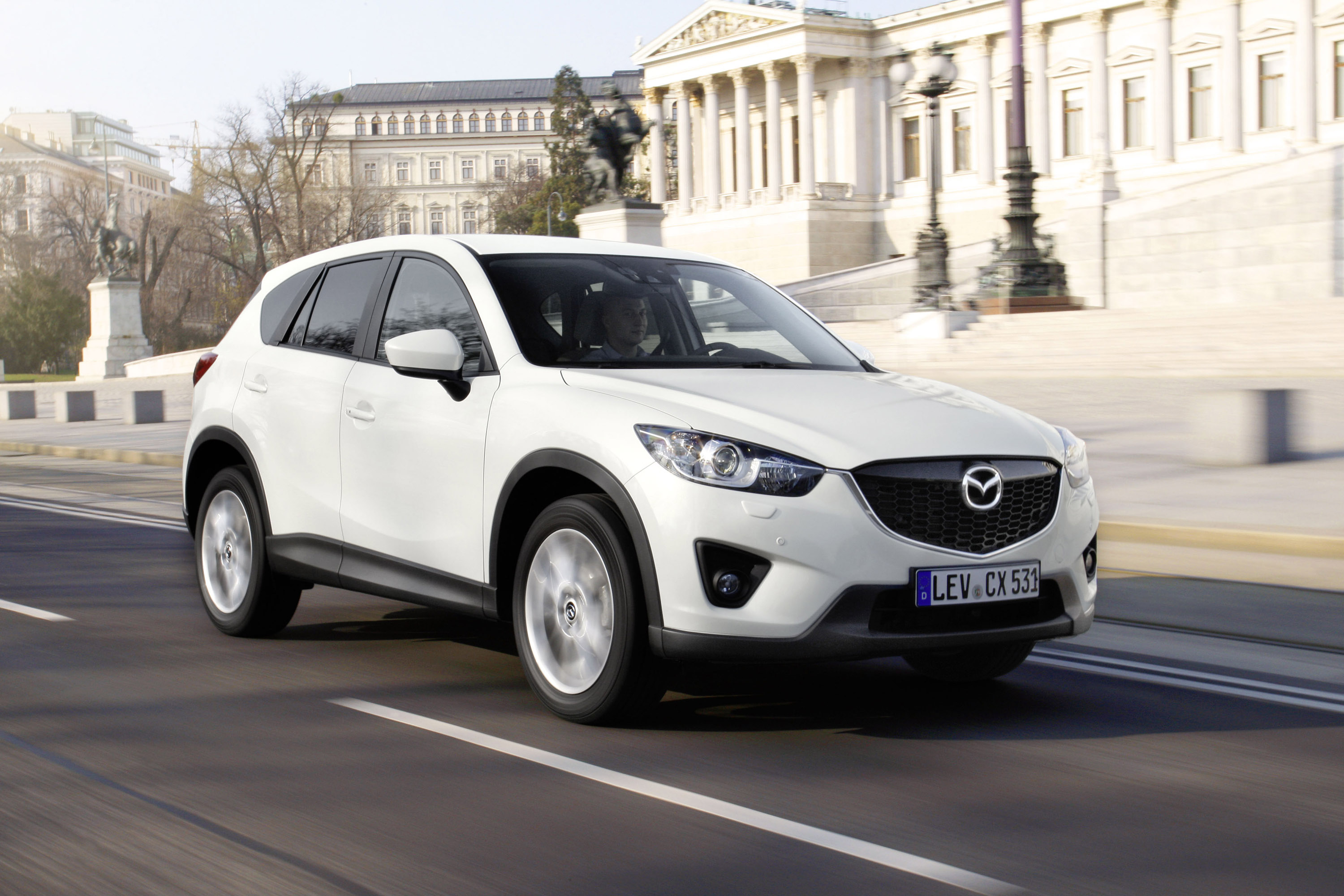 Ли 5 машина. Mazda CX 5 белая. Mazda CX 5 2011. Кроссовер Мазда CX-5 белый. Mazda CX 5 2012-2017.