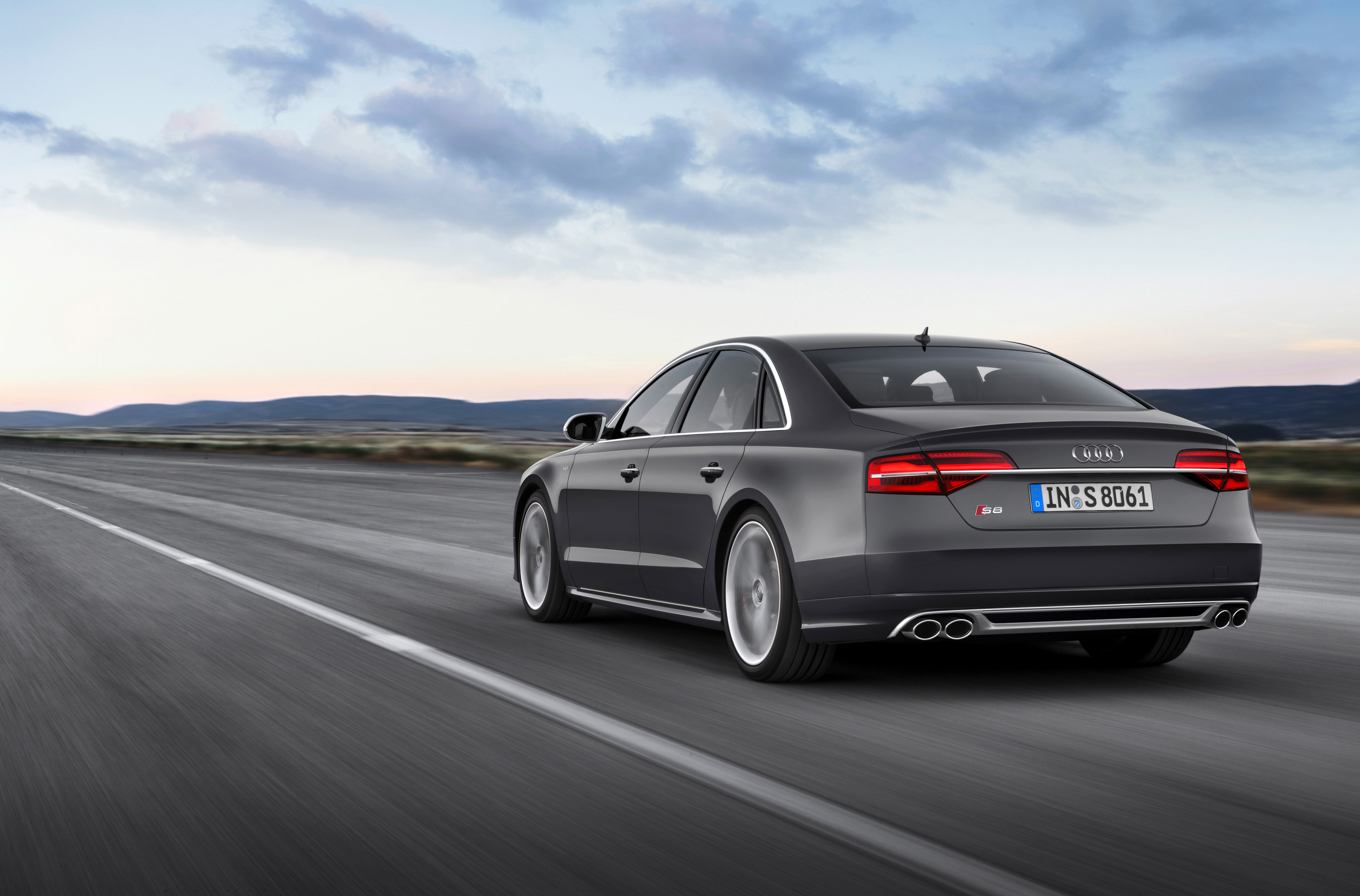 2014-audi-a8-hd-pictures-carsinvasion