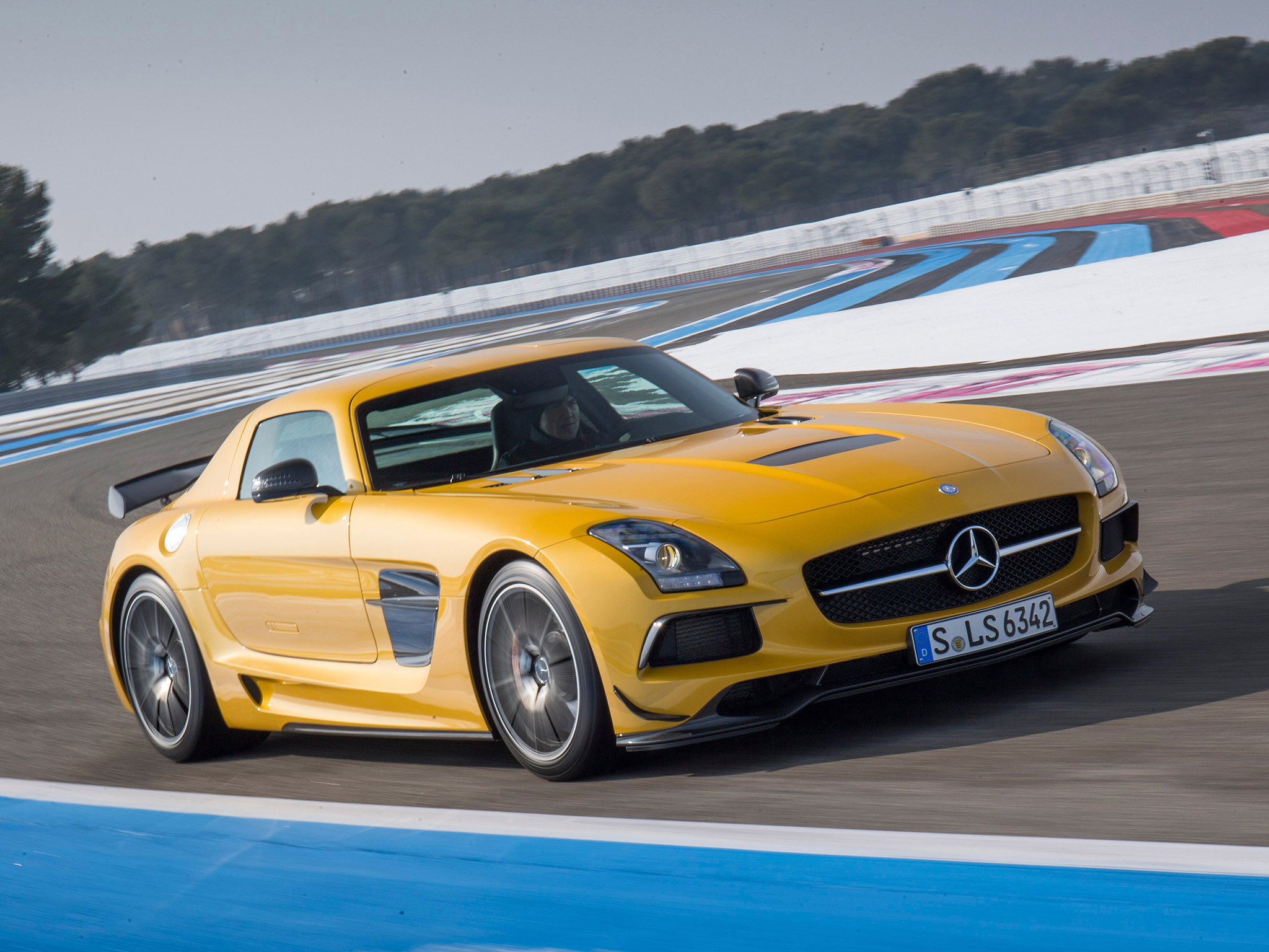 Mercedes Benz SLS AMG черный