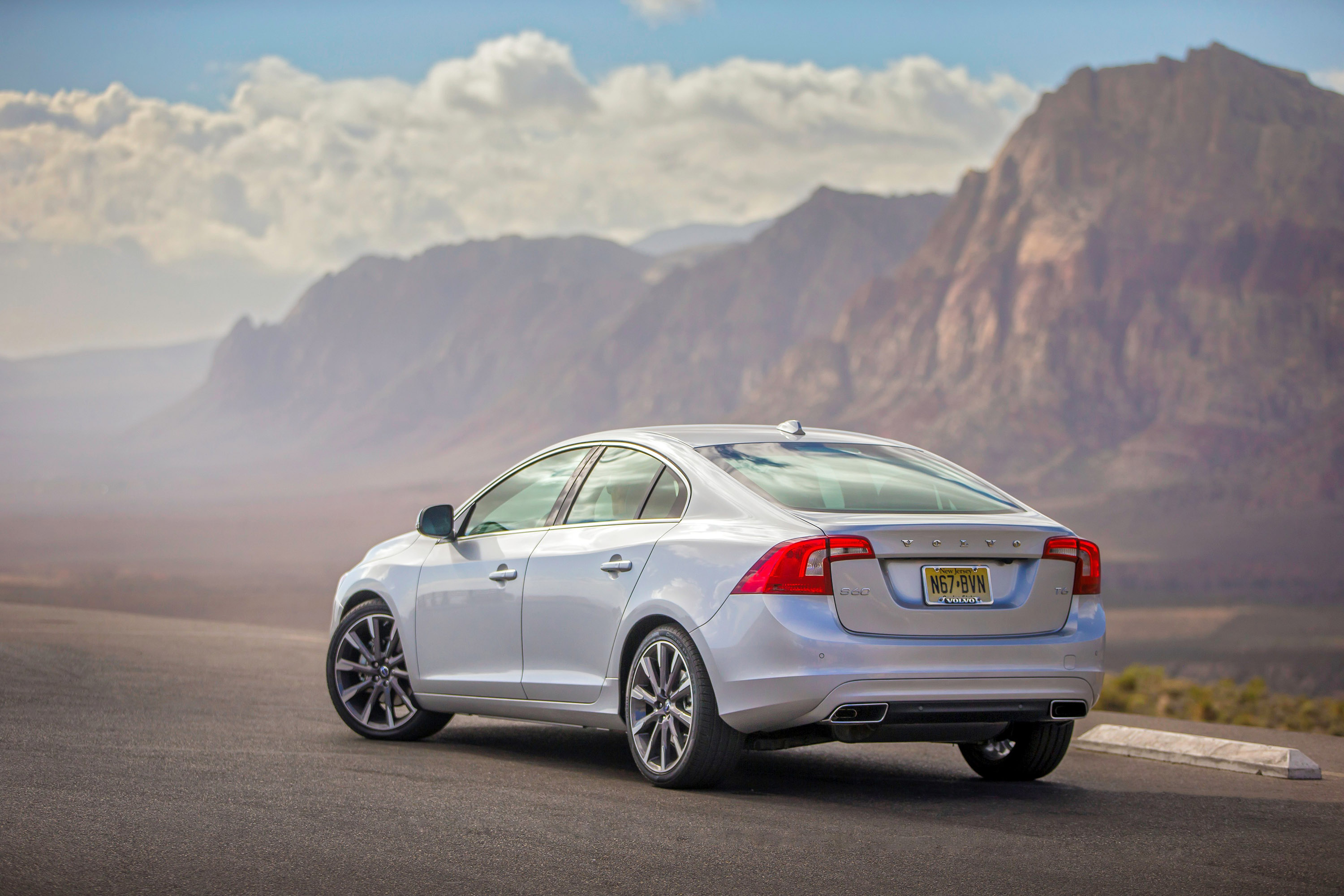 Volvo s60 2015. Вольво s60 2015. Вольво лифтбек s60. Volvo 2015 седан. Volvo седан s60.