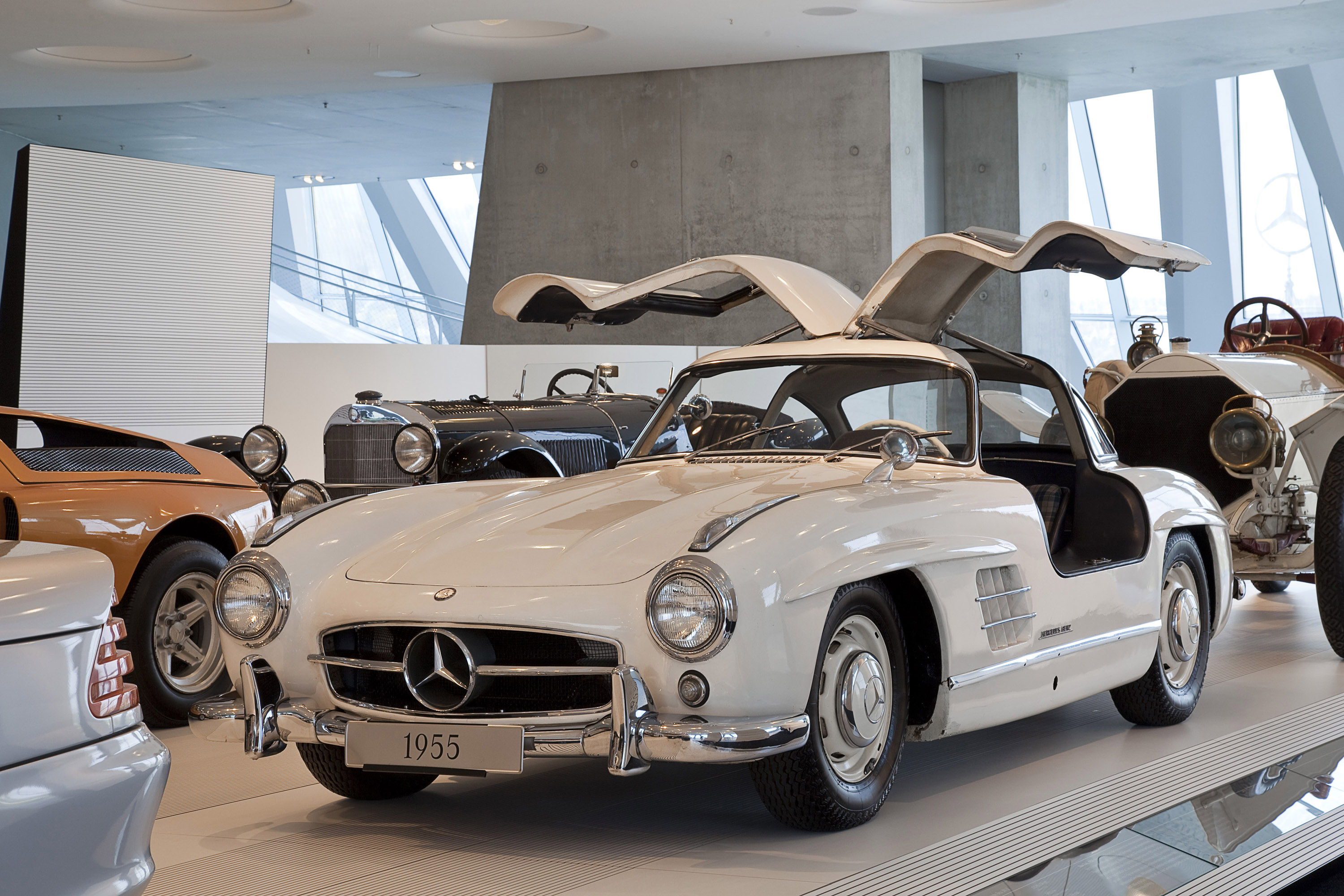 Мерседес Бенц 300sl ретро 1957г