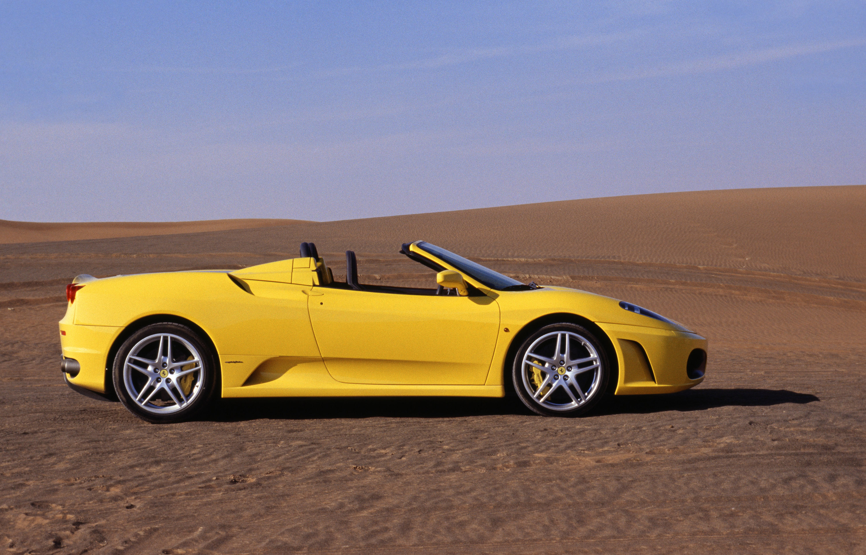 Открой желтый. Ferrari f430 Spider. Феррари 430 Спайдер. Ferrari f430 Spider Yellow. Ferrari f430 Roadster.