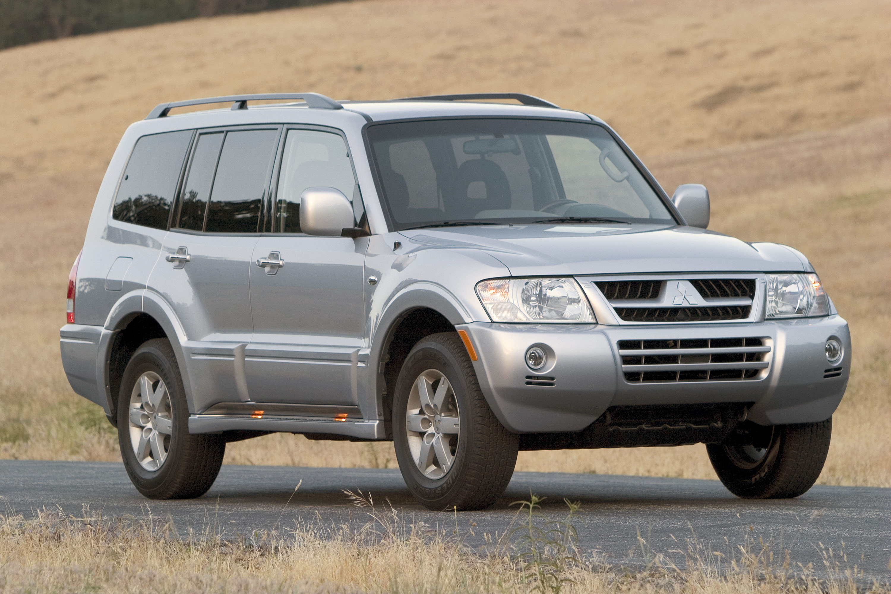 Мицубиси монтеро. Mitsubishi Монтеро 2005. Митсубиси Паджеро 2005. Mitsubishi Montero v6. Mitsubishi Montero II 2005.