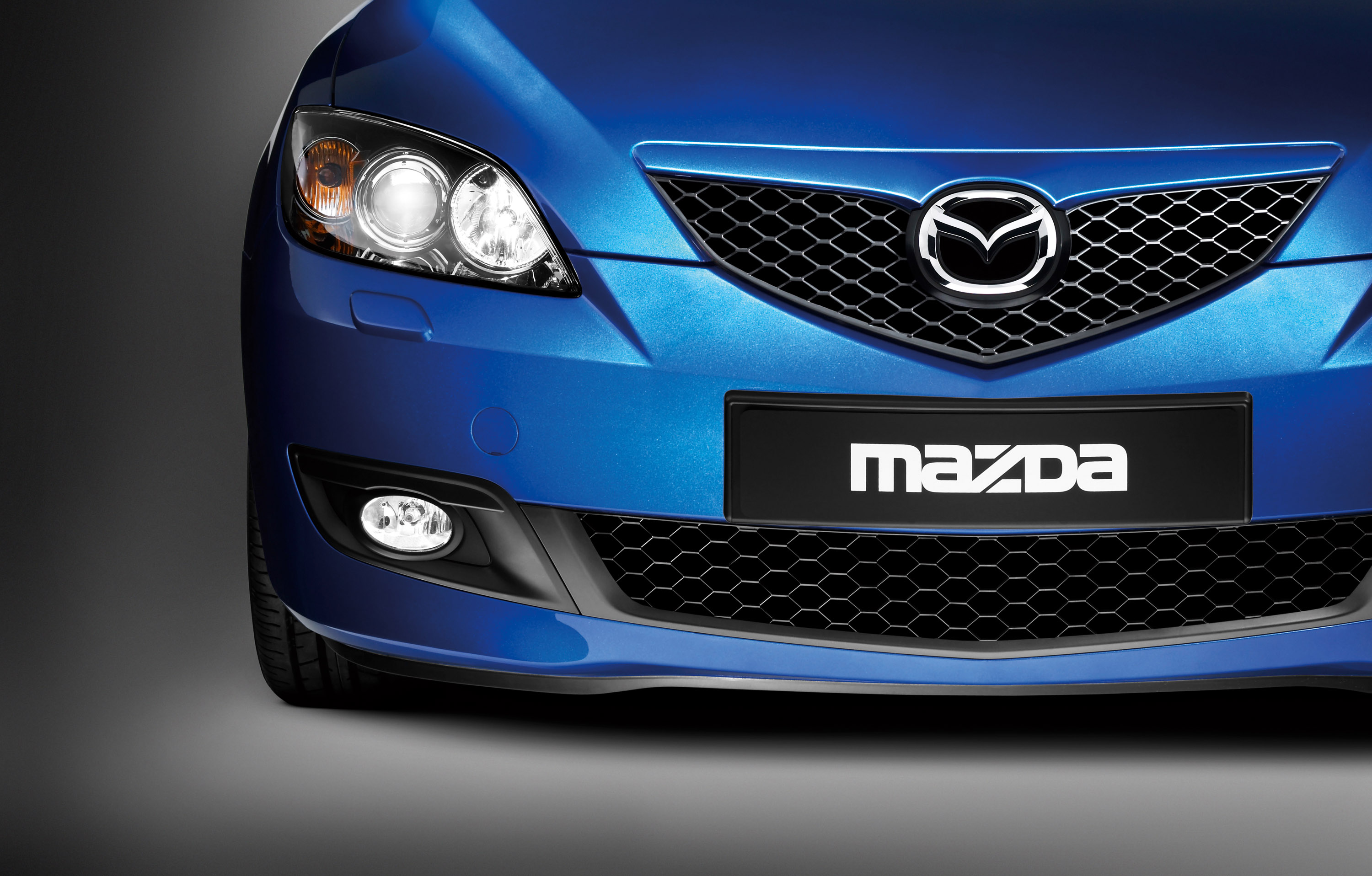 Запчасти мазда. Mazda 3 BK спереди. Фейслифт Мазда 3. Mazda 3 BK Facelift. Мазда 3 хэтчбек морда.