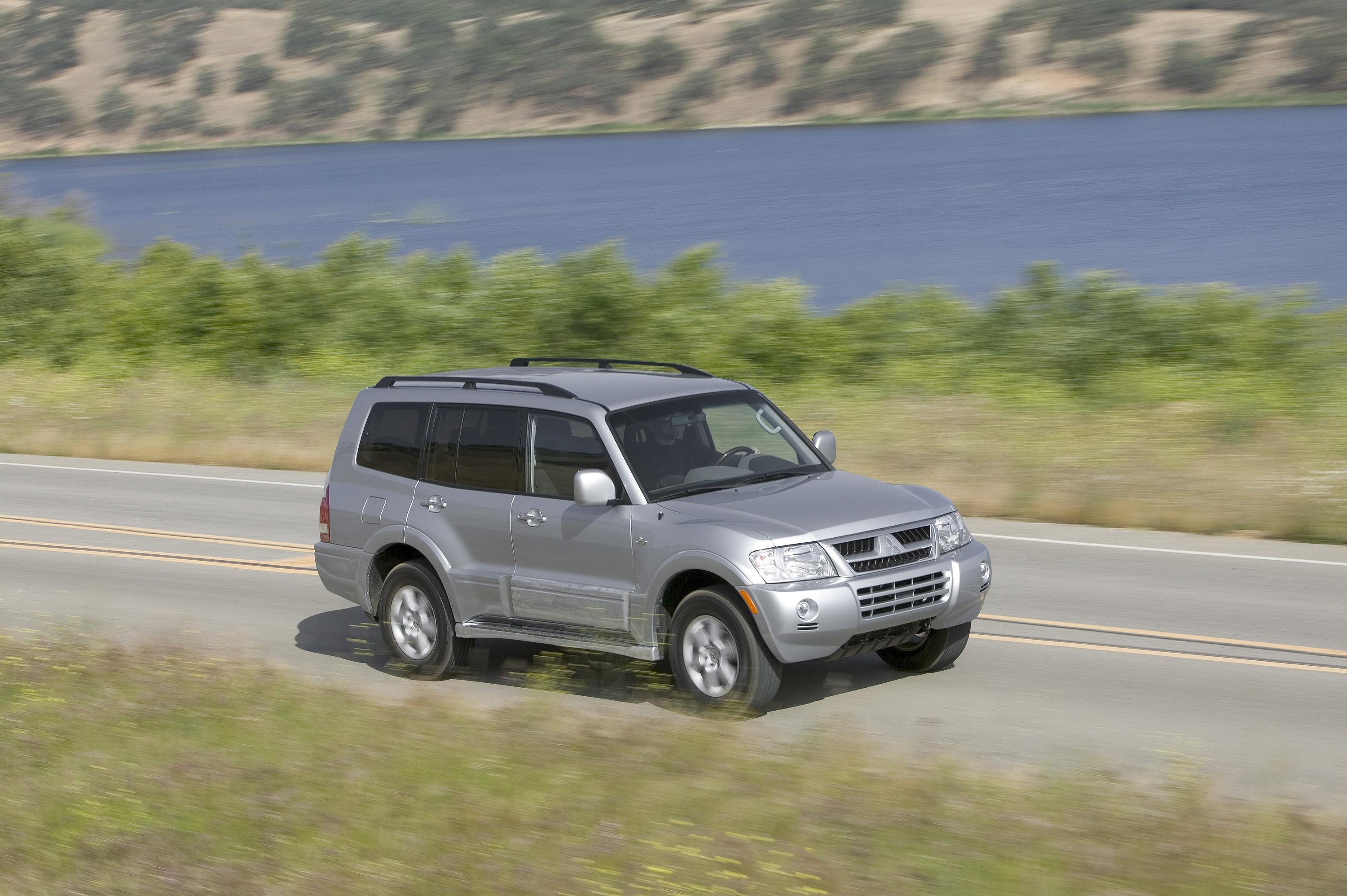 Характеристика монтеро. Mitsubishi Montero 2005. Мицубиси Монтеро 2005. Mitsubishi Montero 1999. Митсубиси Монтеро 2000.