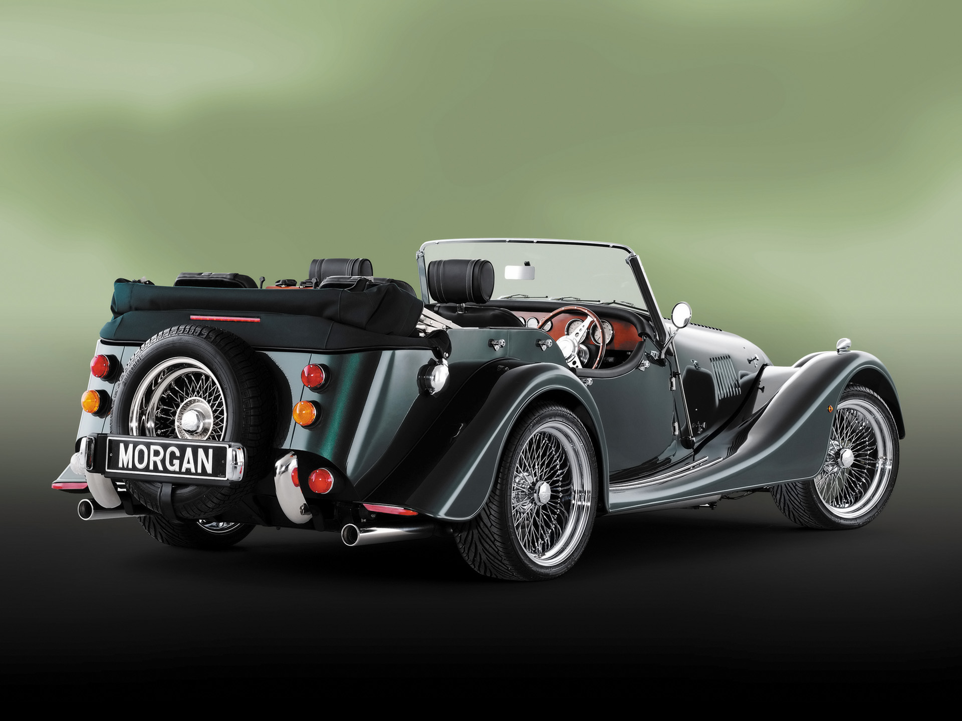 Морган машина. Родстер Morgan 4/4. Morgan 4 Seater 2006. Morgan Roadster 2004.