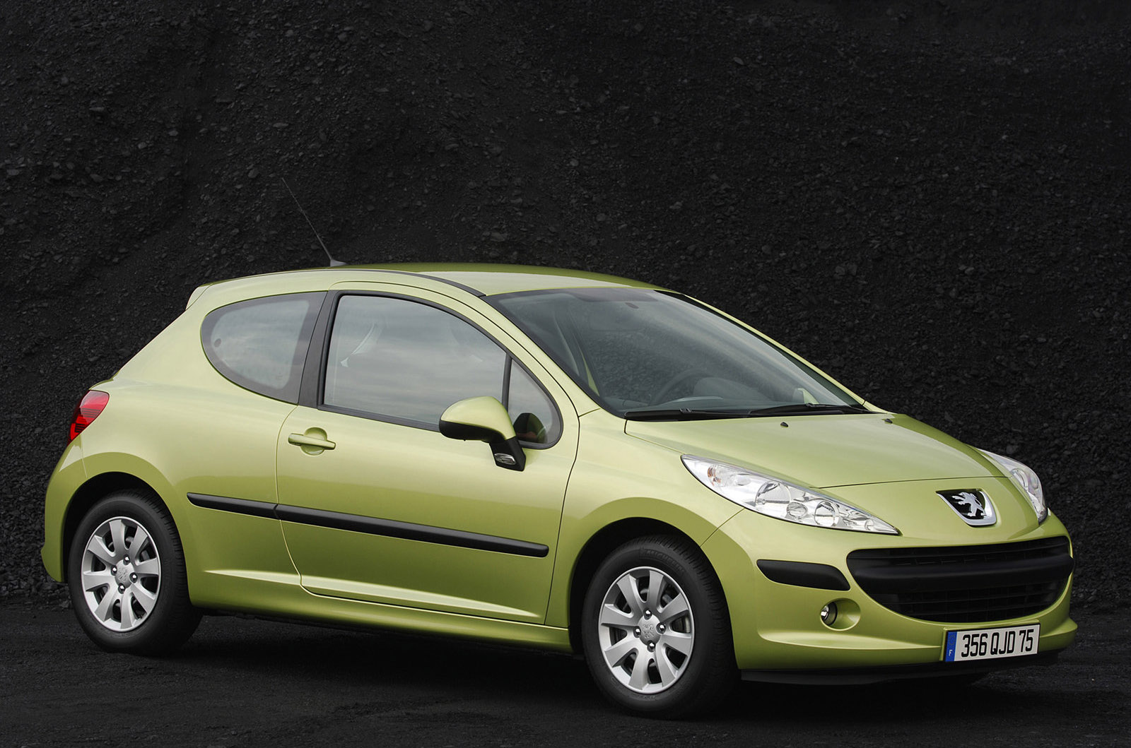 Peugeot 1.6. Пежо 207 новый. Пежо 207 3-х дверный. Peugeot 207 2006-2015. Пежо 206 и 207.