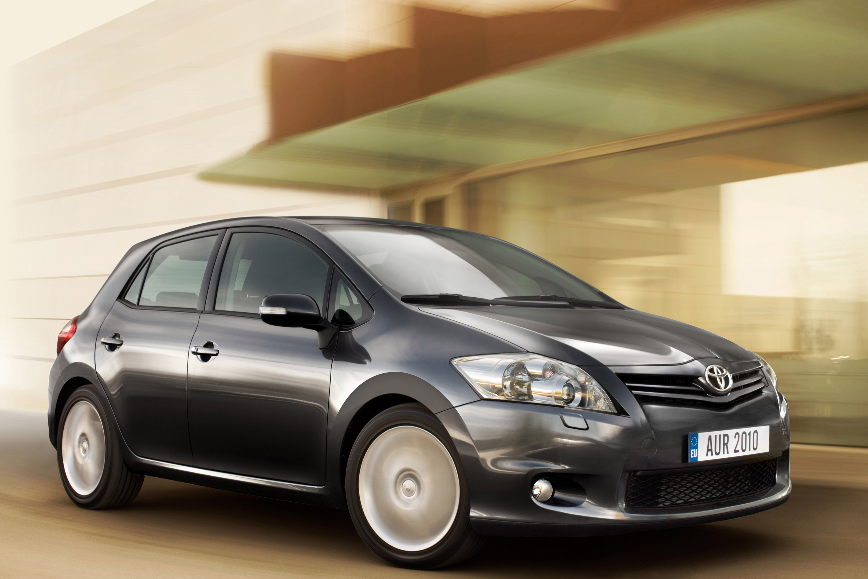 Сравнение тойоты. Toyota Auris 2010. Тойота аурис 2010 года. Toyota Auris 2010-2012. Тойота аурис аурис.