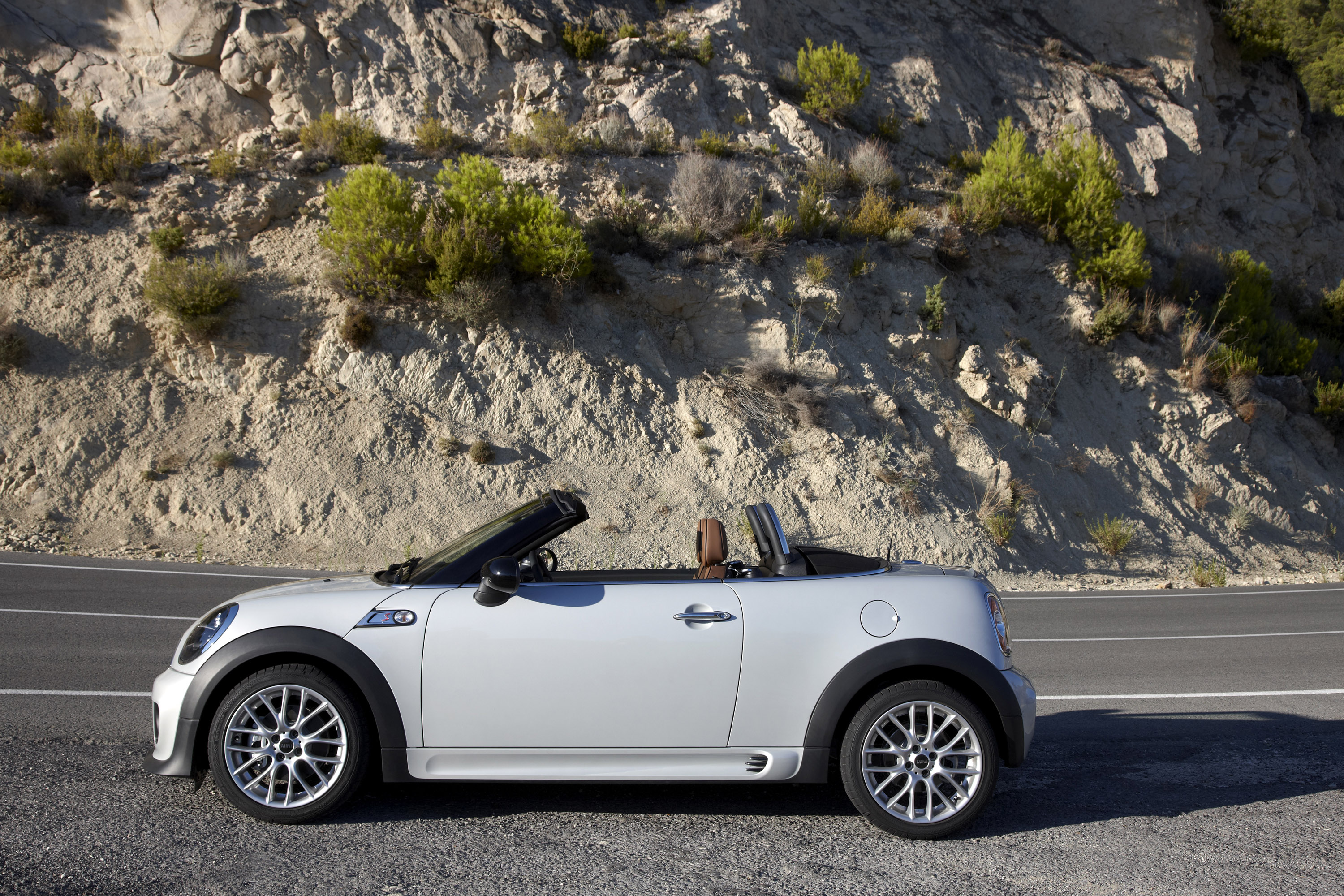 Мини лет. Мини Купер родстер кабриолет. Mini Cooper s Roadster 2013. Mini Cooper s Coupe кабриолет. Mini Roadster 2020.