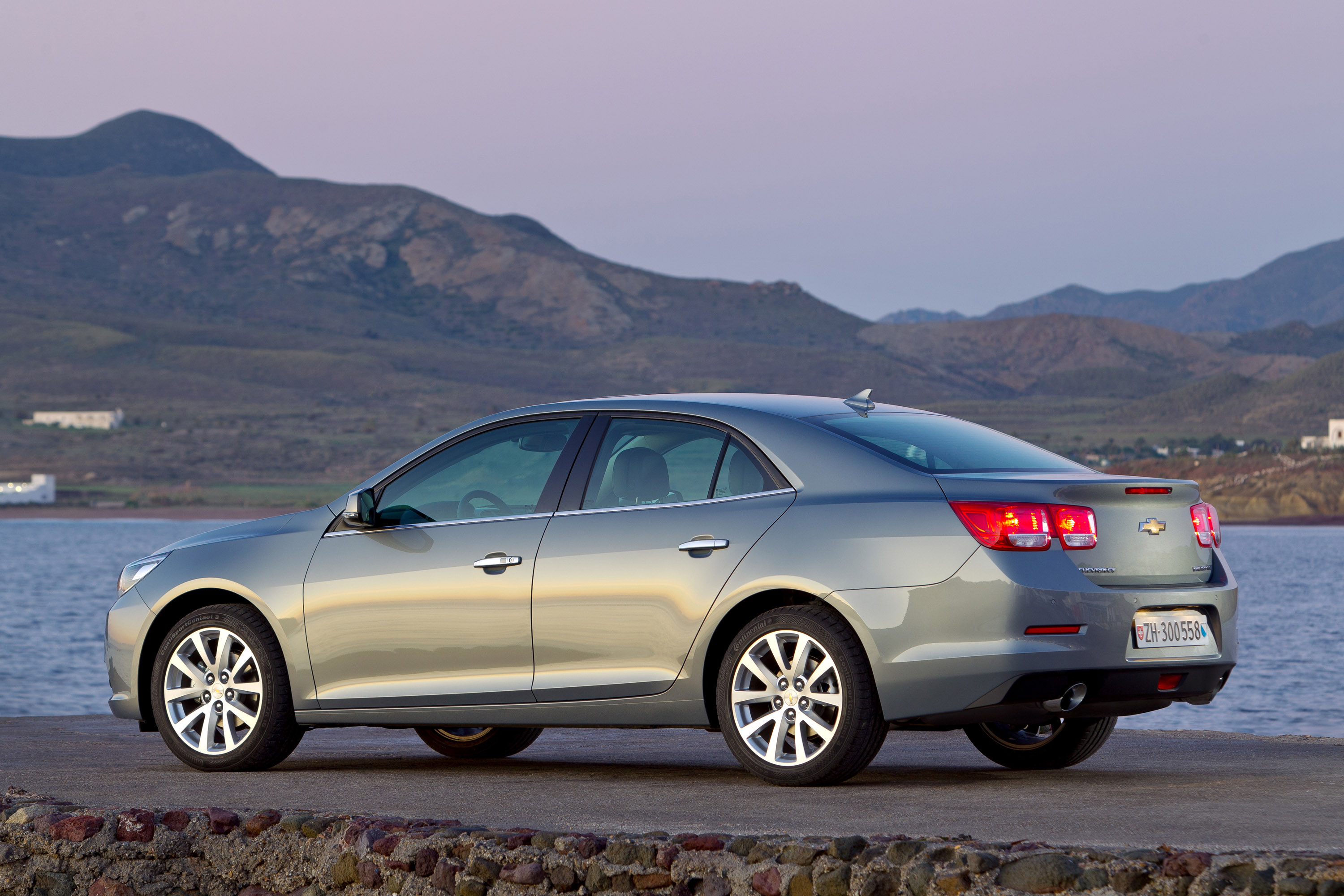 Малибу. Chevrolet Malibu 2012. Chevrolet Malibu 4. Машина Шевроле Малибу 2012. Chevrolet Malibu 7.