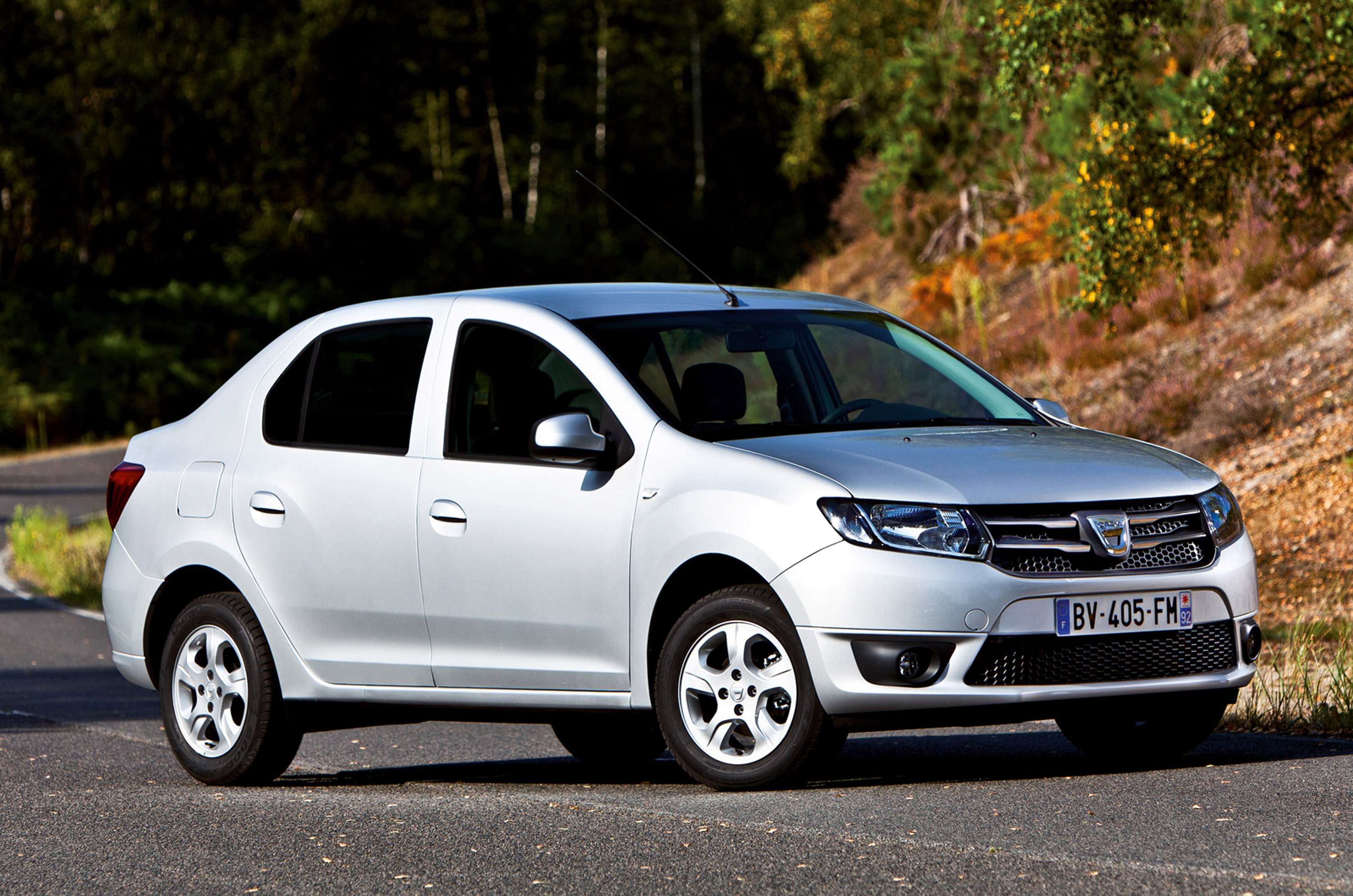 Нова рено логан. Dacia Logan 2012. Dacia Logan 2. Новый Рено Логан 2. Рено Логан Дачия 3.