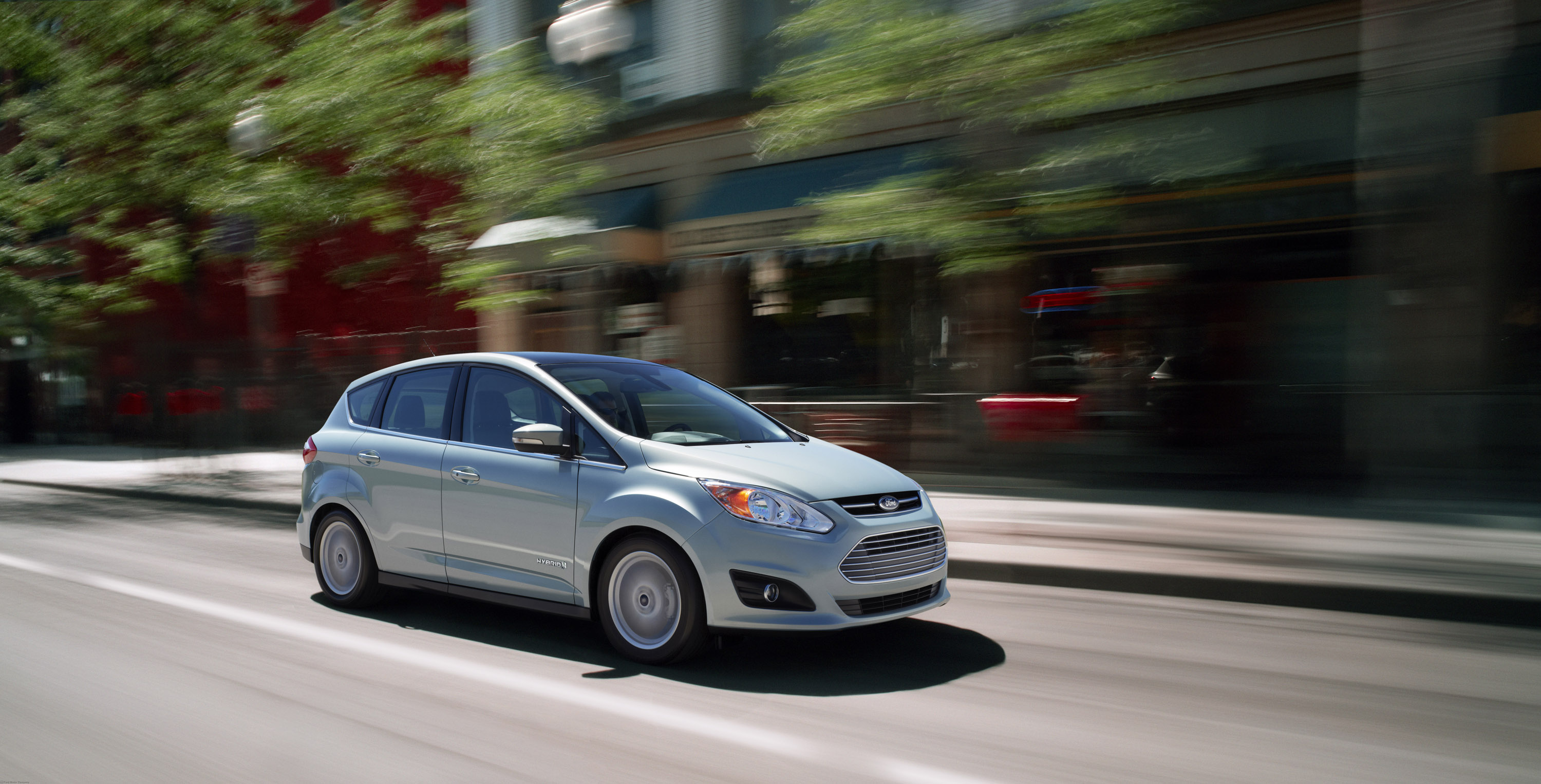 Форд свет. Ford c Max Hybrid 2013. Ford c Max 2013. Ford c-Max Hybrid 2014. Ford c Max 2 2012 гибрид.