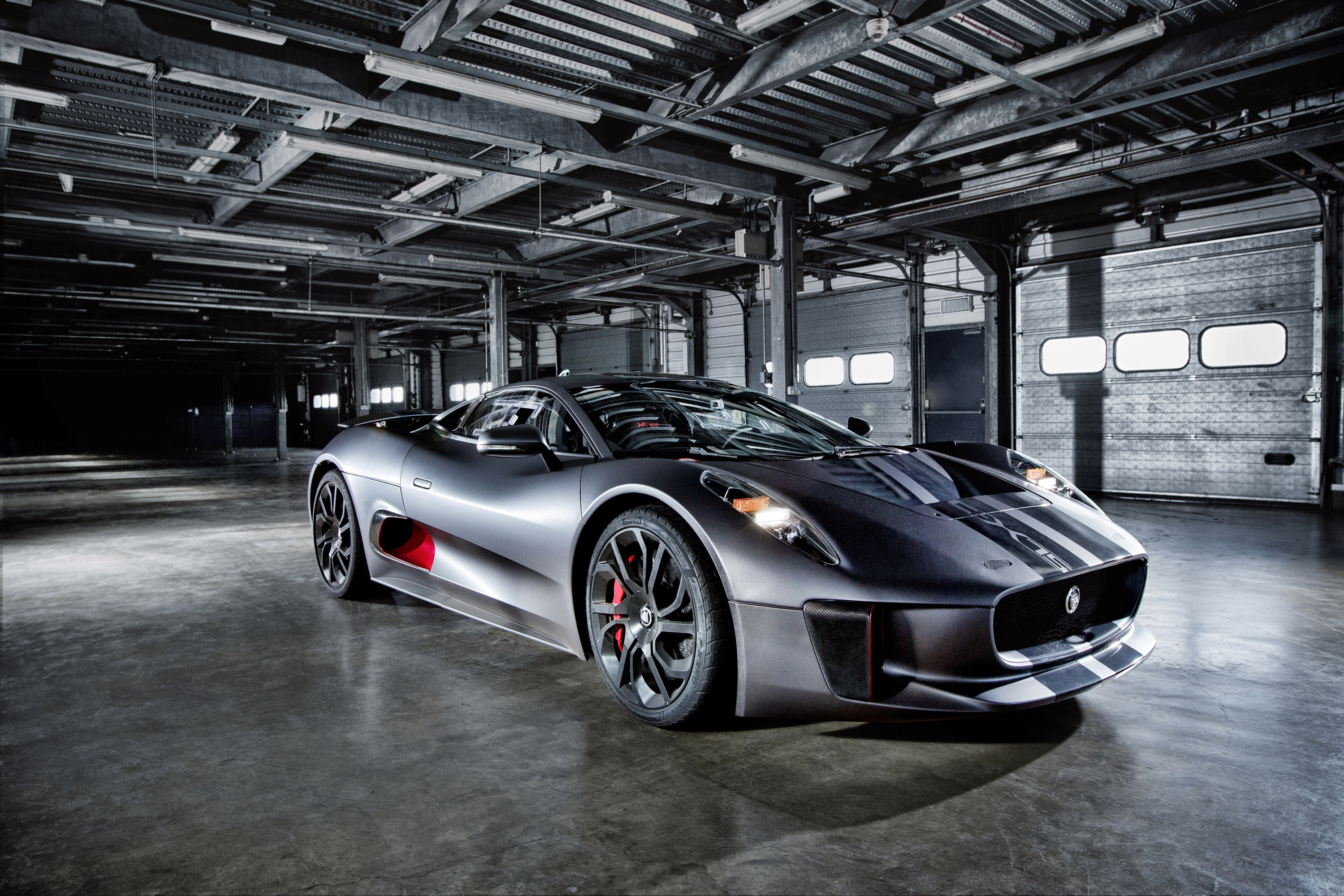 Спорт автомобили фото. Jaguar суперкар c-x75. Jaguar c-x75 2013. Jaguar c-x75 Prototype. Jaguar c-x75 Concept 2013.