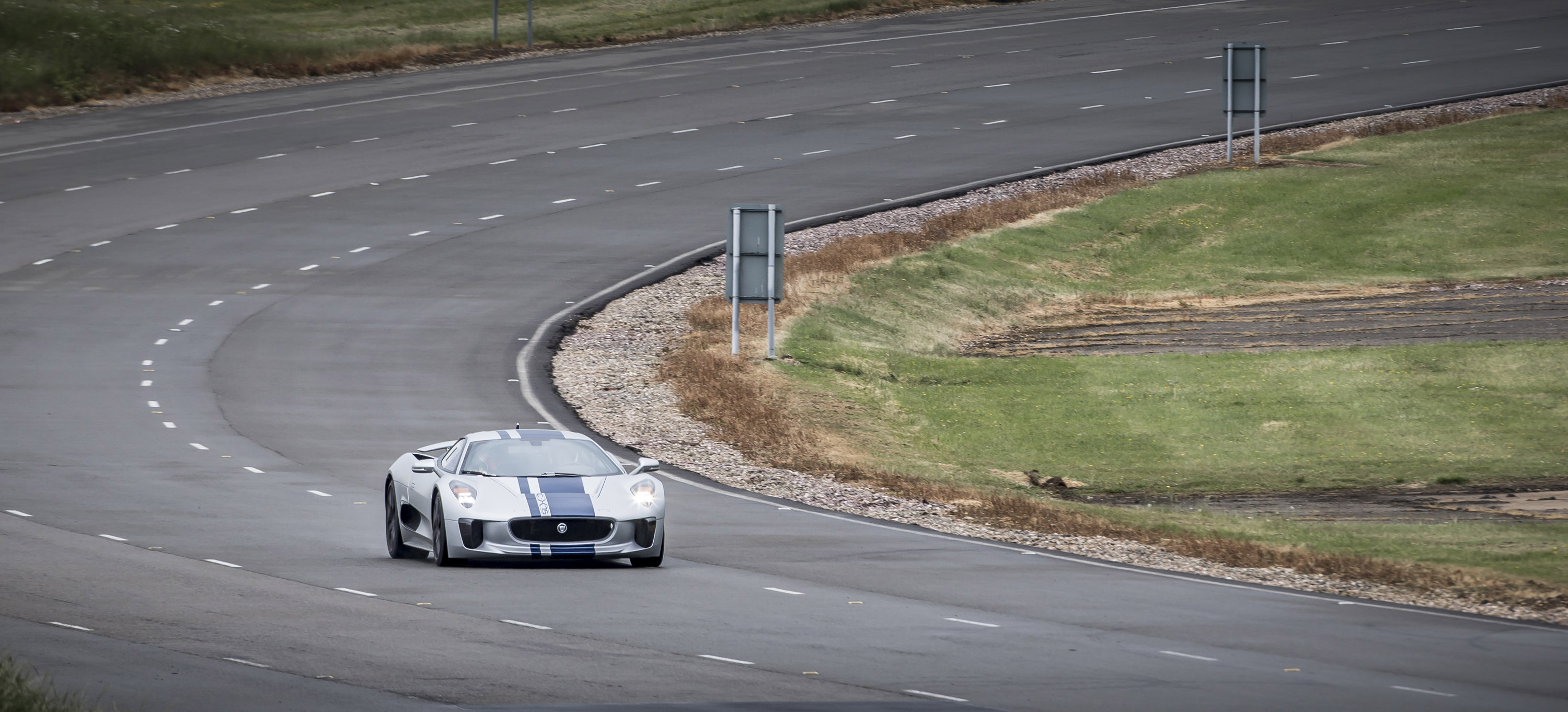 Jaguar c x75 2020