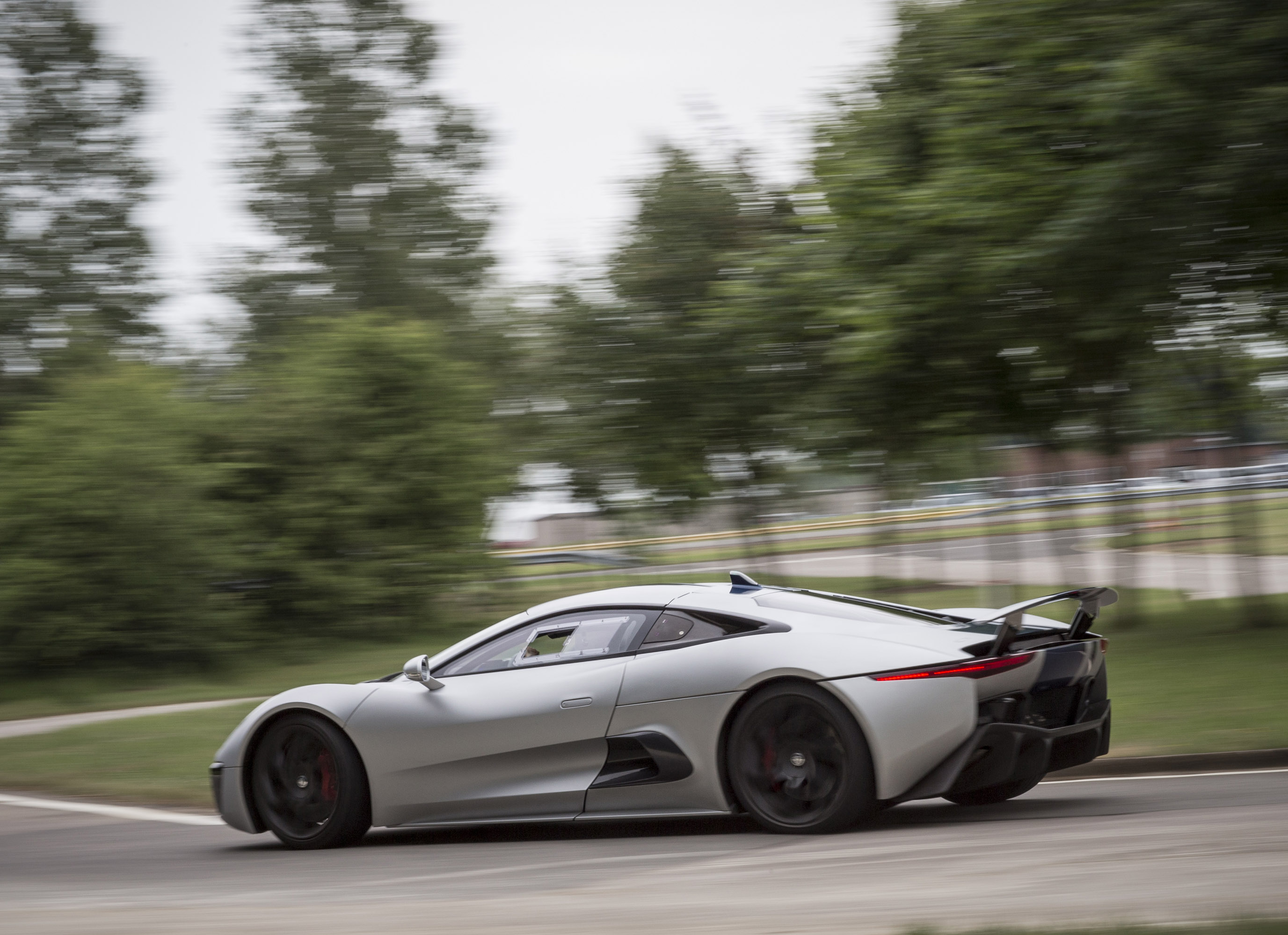 Jaguar c x75 Hybrid Supercar Prototype 2013