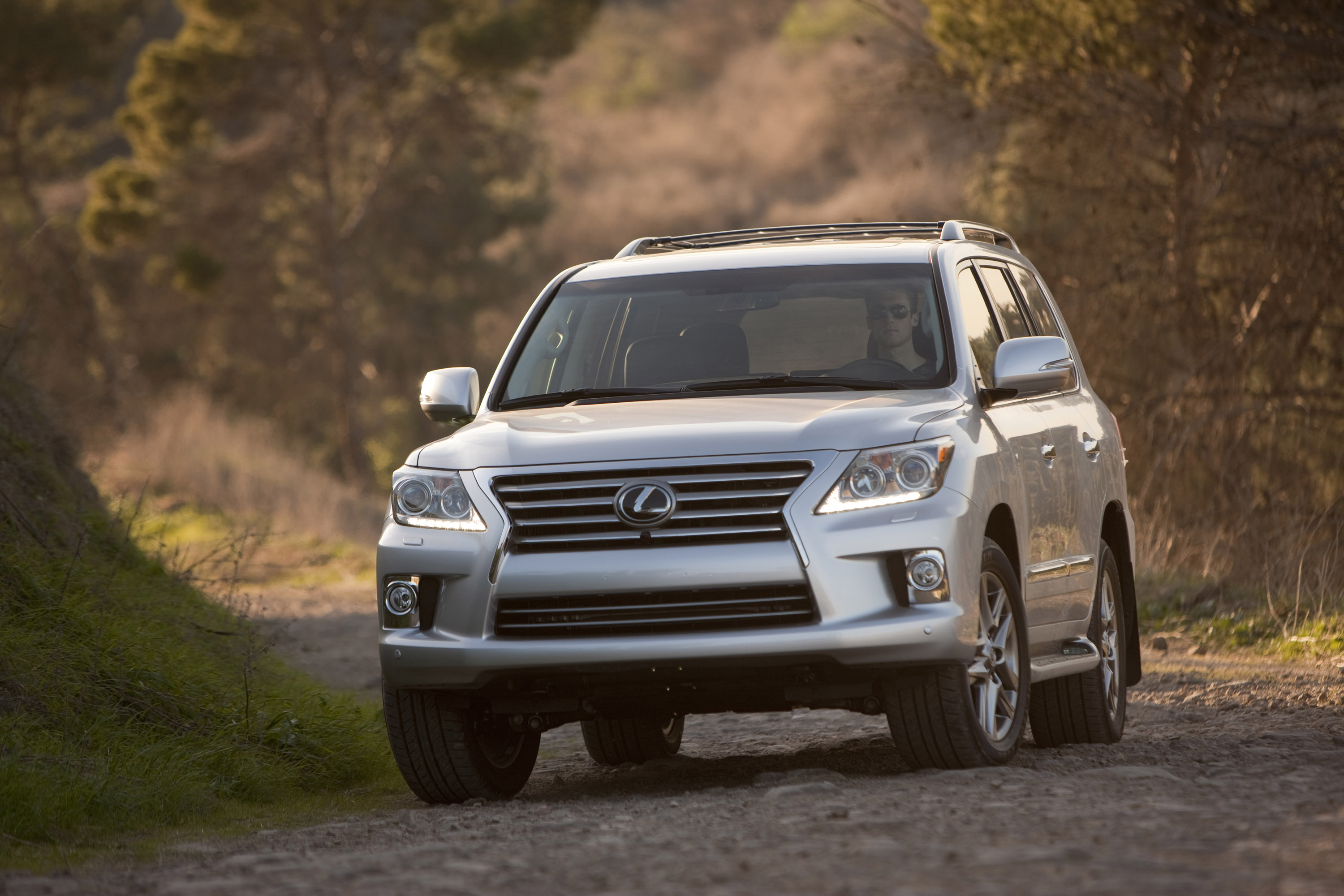 Лексус лх. Lexus LX 570. Lexus LX 570 2013. Лексус ЛХ 570. Внедорожник Lexus LX 570.