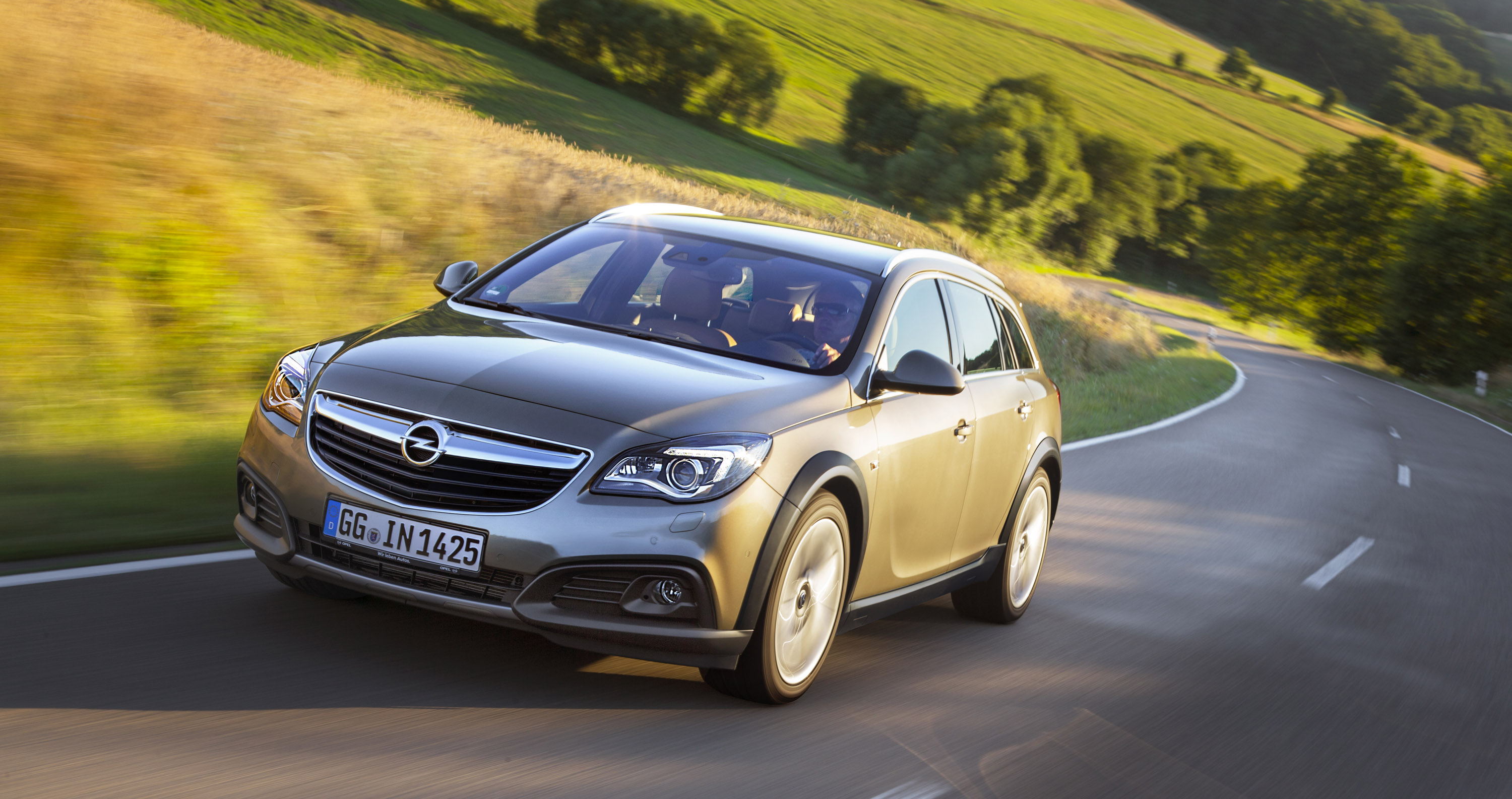 Опель инсигния 1.6 бензин. Опель Инсигния 1. Opel Insignia Country Tourer 2013. Opel Insignia 2013. Опель Инсигния 2013.