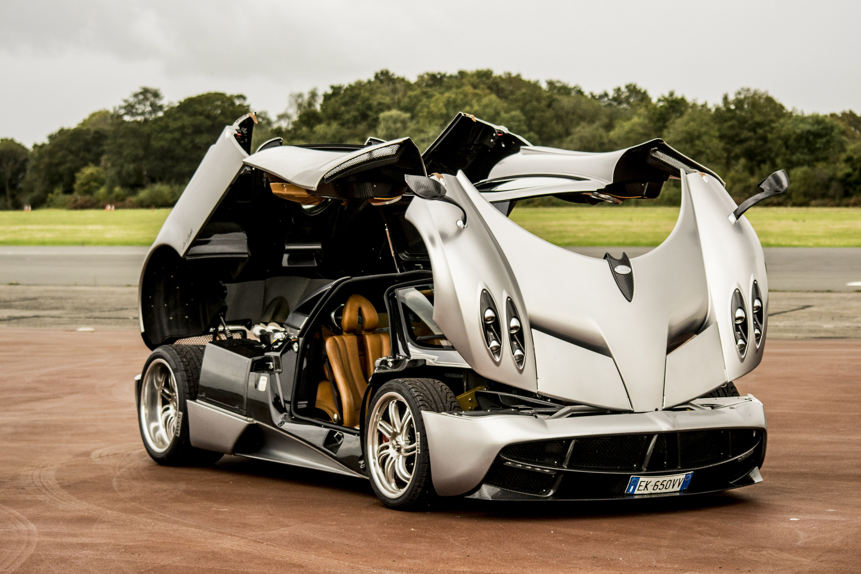 Dunyodagi eng. Pagani Huayra. Пагани Хуайра трансформеры. Машиналар. Дунёдаги энг киммат автомобиль.