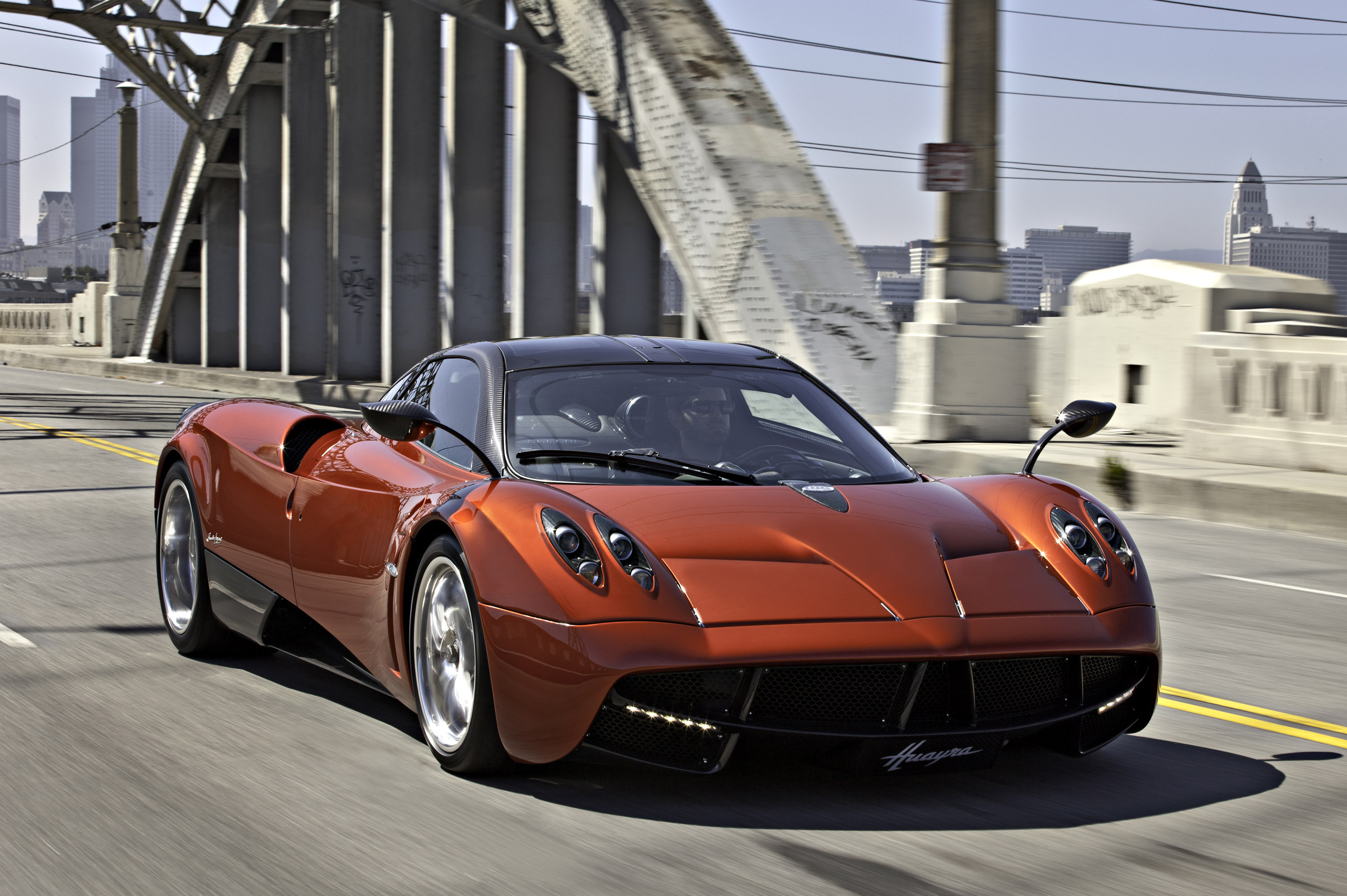 Дорогой спорт. Pagani Huayra. Машина Pagani Huayra. Суперкар Pagani Huayra. 2012 Пагани Уайра.