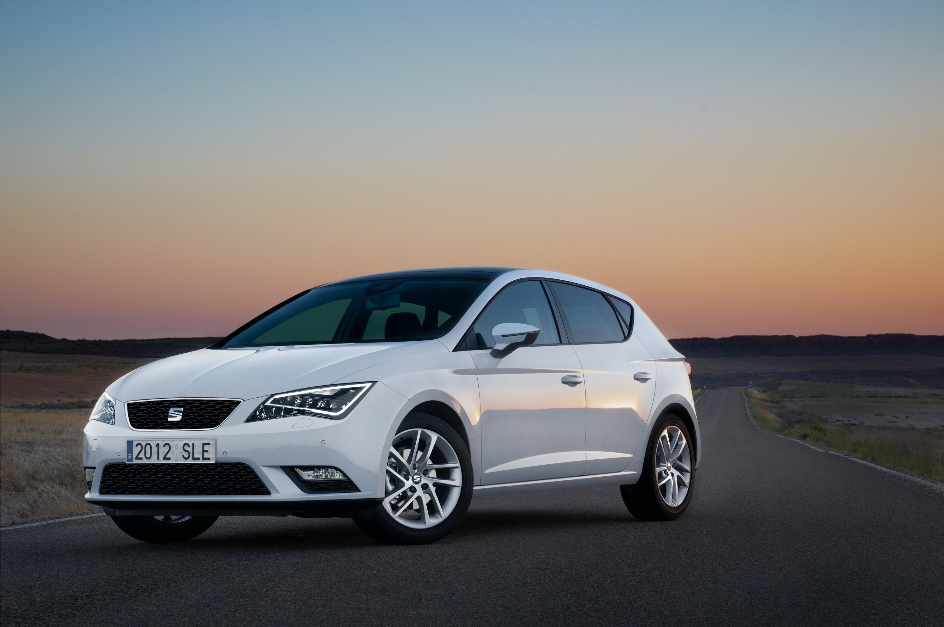 Seat leon. Сеат Леон 2013. Seat Leon mk3 универсал. Seat Leon 2013 белый. Seat Leon седан.