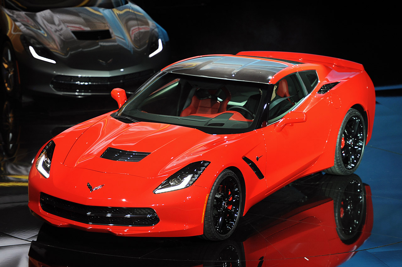 Версия машины. Спорткар Chevrolet Corvette Stingray. Chevrolet Corvette Stingray c7 2014. Corvette Stingray c6. Новый Шевроле Корвет 2014.