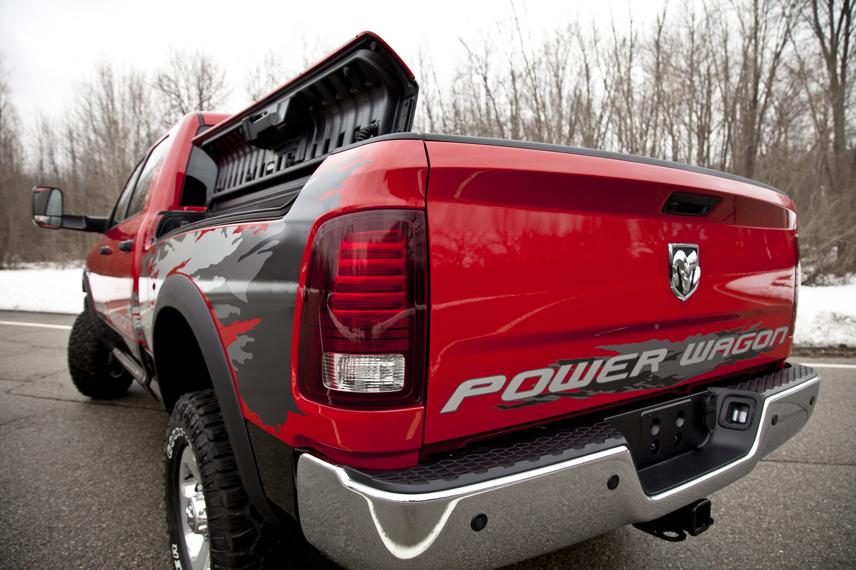 Dodge Ram 2500 Power WagonRAMBOX