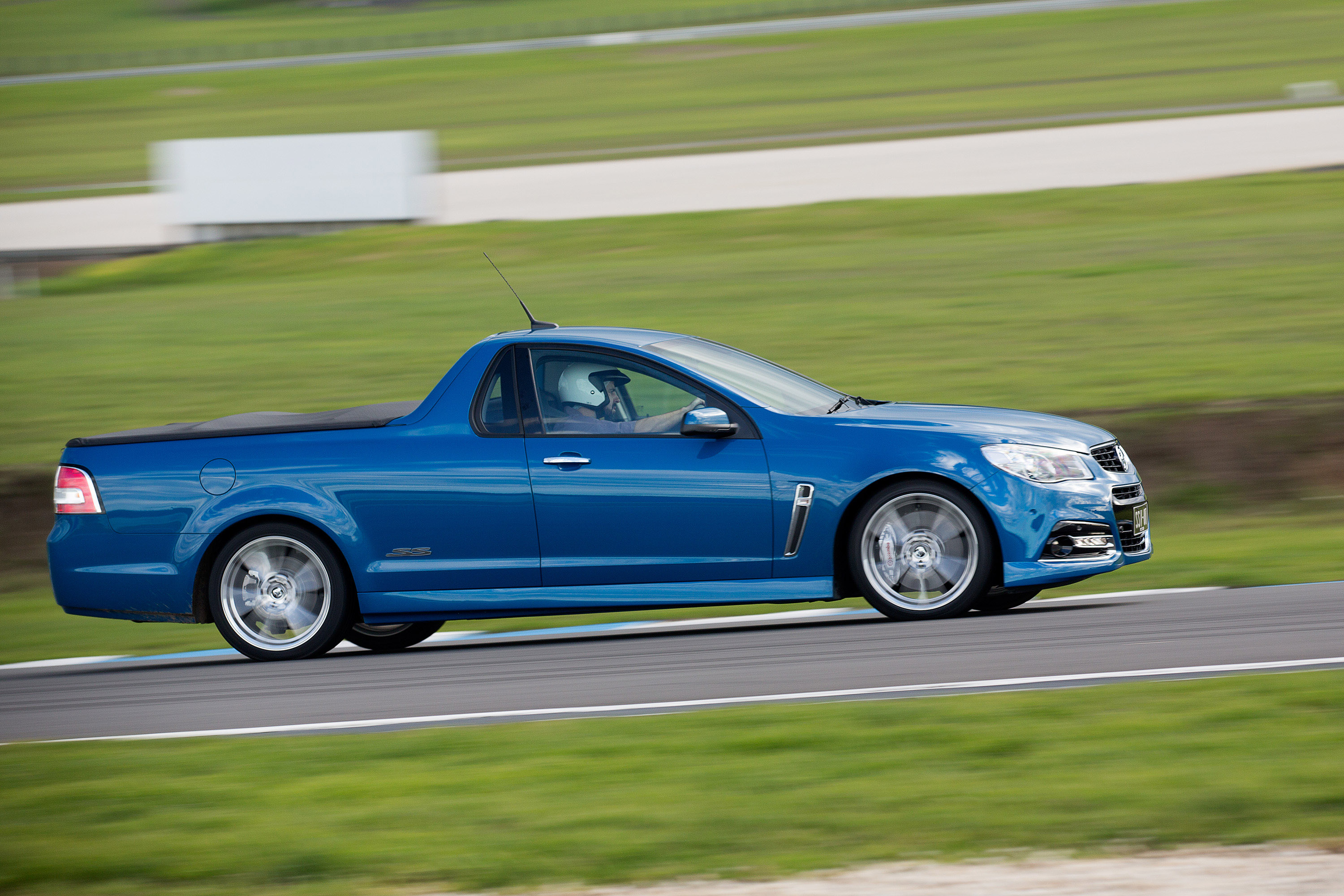 holden commodore 2020