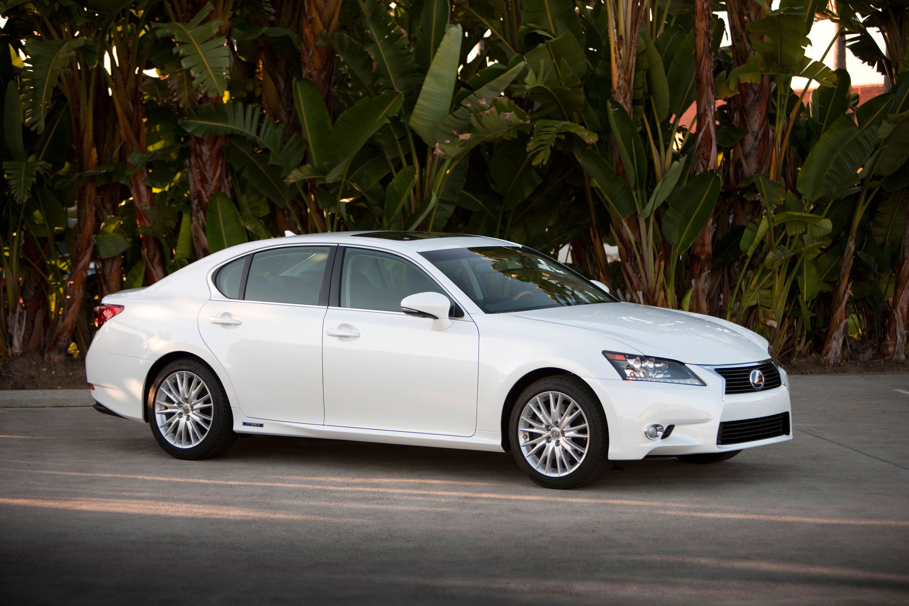 White gs. Lexus gs450h 2012. Lexus gs450h 2015. Лексус седан gs450h. Лексус 450 седан.