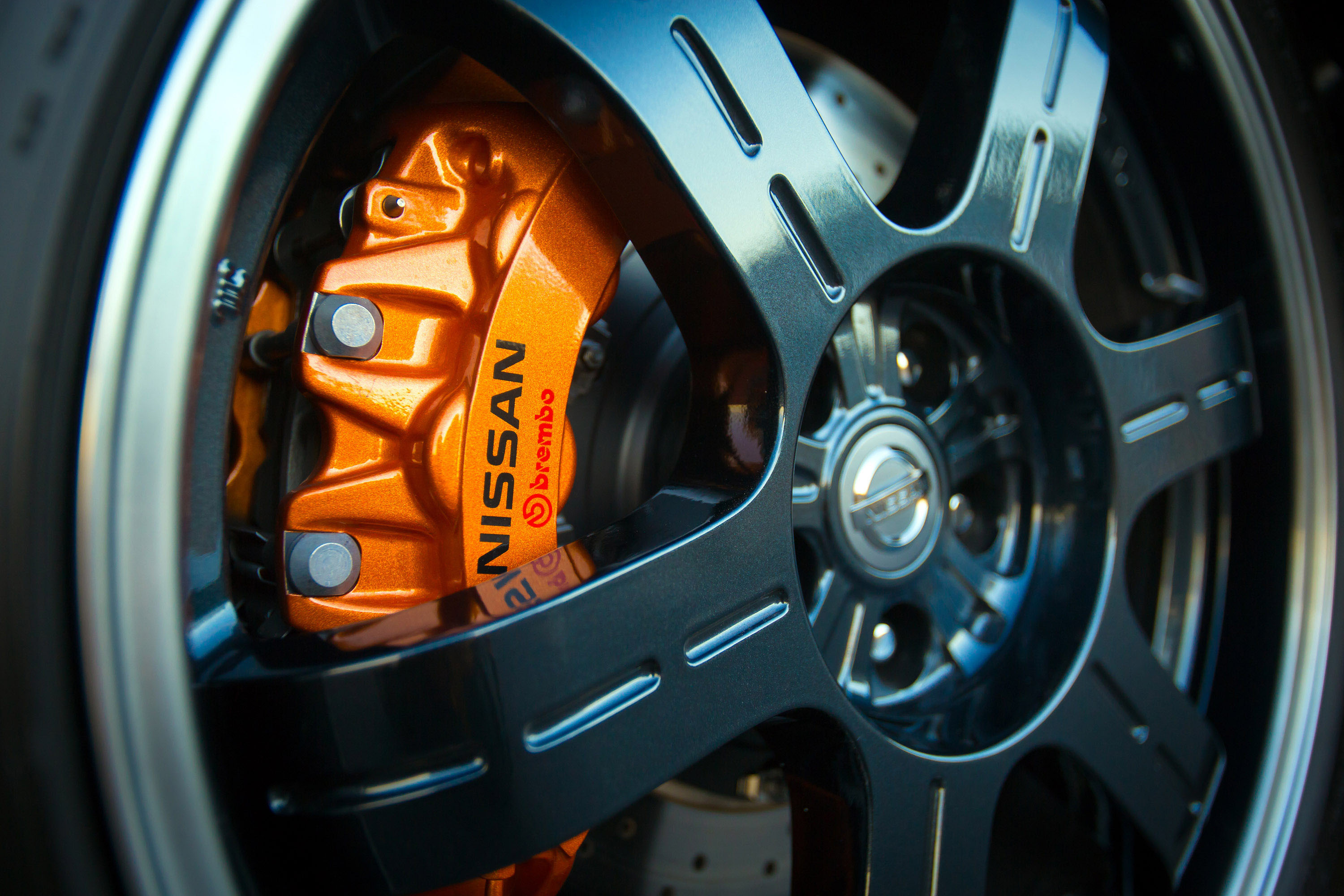 Диски суппорта. Тормоза Nissan GTR. Тормоза Ниссан ГТР. BREMBO Nissan GTR. Суппорта от GTR r35.