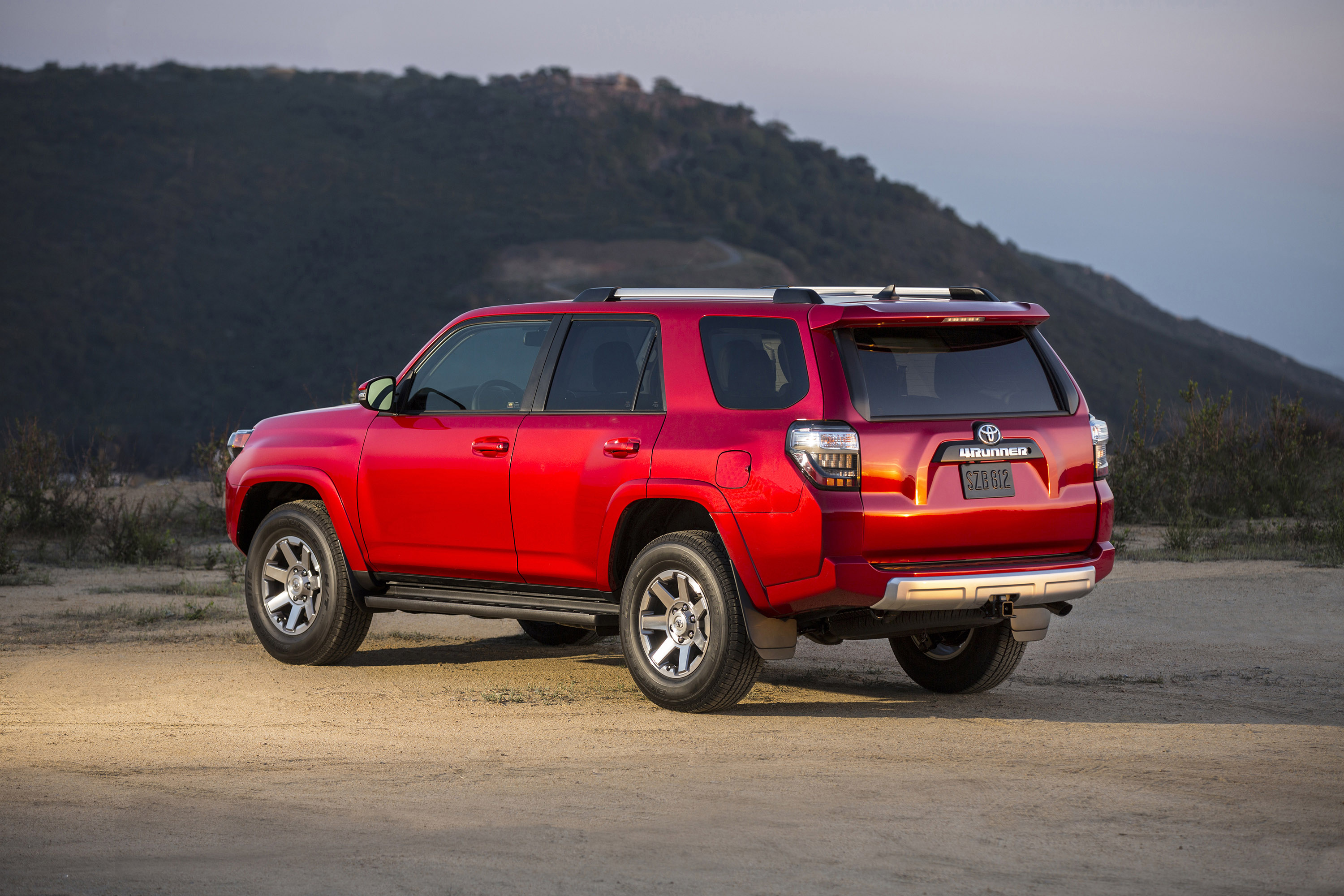 Toyota 4runner. Тойота 4 раннер пикап. Toyota 4runner v. Тойота 4 раннер 2015. Тойота рунер 2013.