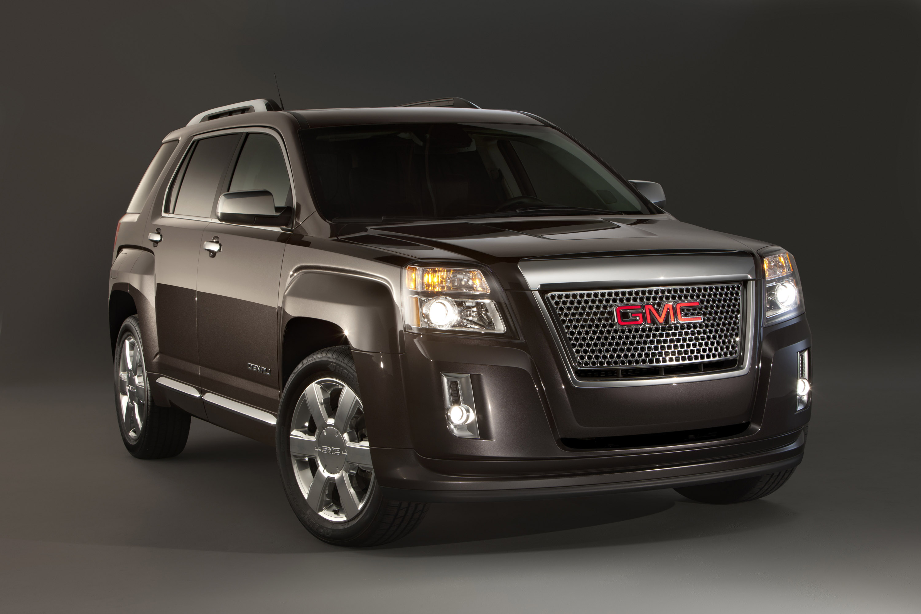 Большие американские внедорожники. GMC Terrain 2013. GMC Terrain Denali 2014. GMC Terrain Denali Black 2014. GMC Terrain машина.