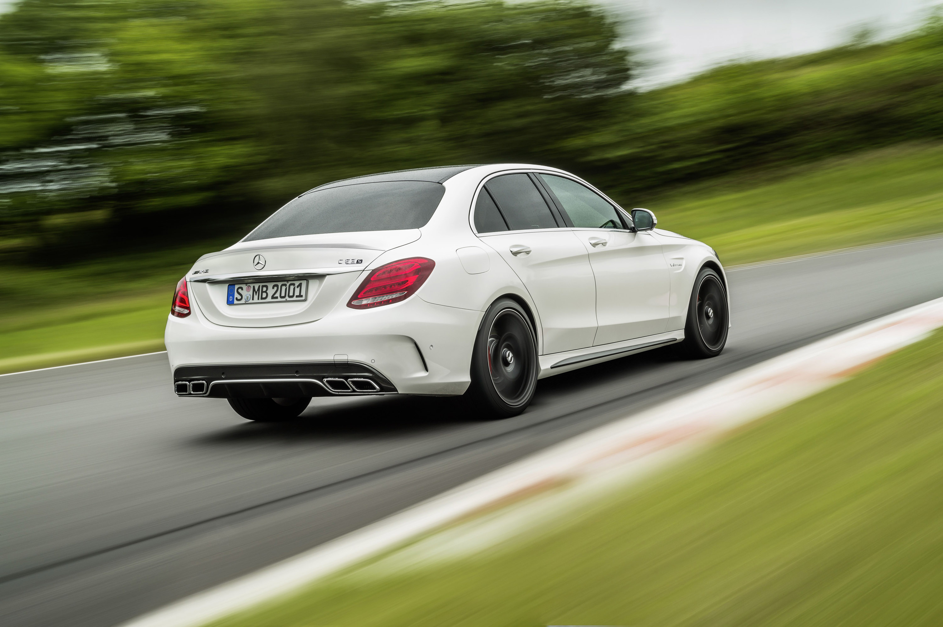 Фото 63 мерседеса. Mercedes c63 AMG седан. Mercedes Benz c 63 AMG седан. Mercedes c63 AMG 2014. Новый Мерседес c63 AMG.