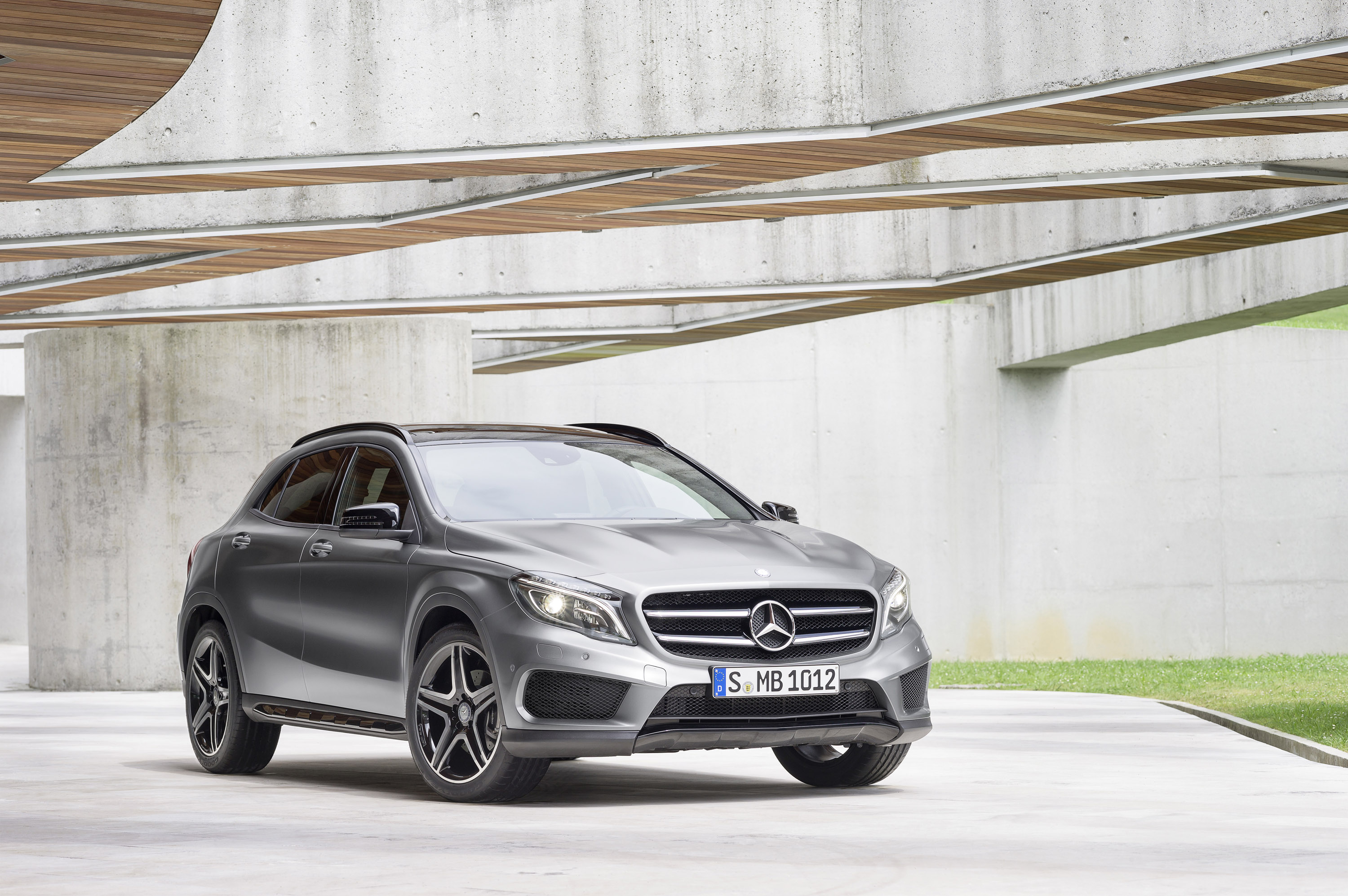 Мерседес фото всех моделей. GLA 250 AMG 4 matic. Мерседес GLA 250 4matic 2014. Mercedes GLA 2016 Crossover. GLA 250 4matic Sport.