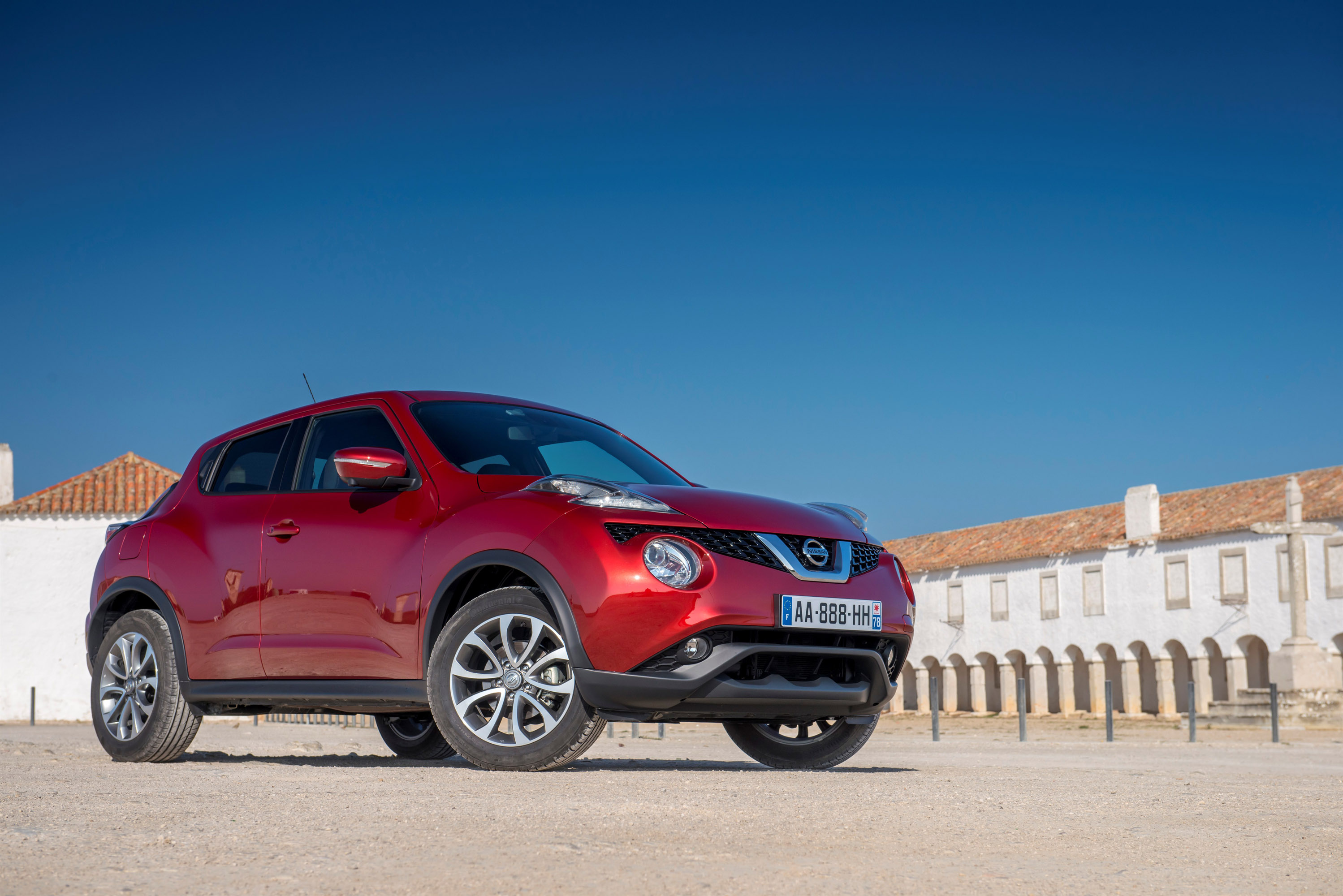 Nissan juke отзывы. Nissan Juke 2015. Nissan Juke 2014-2019. Nissan Juke 2000. Ниссан Жук 2015.