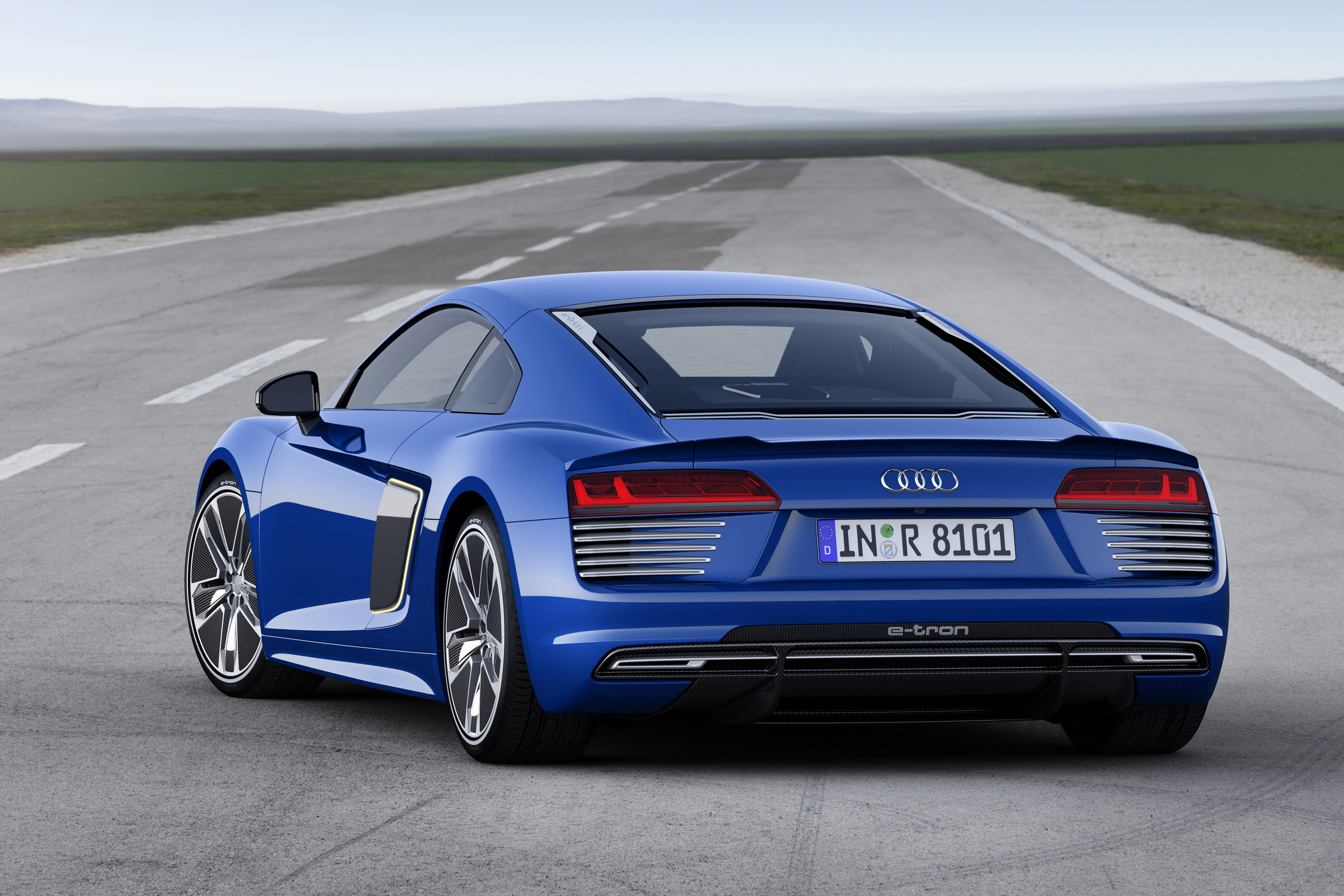 8 р 9. Audi r8 e-tron. Audi r8. Ауди р8 2015. Audi r8 e tron 2019.