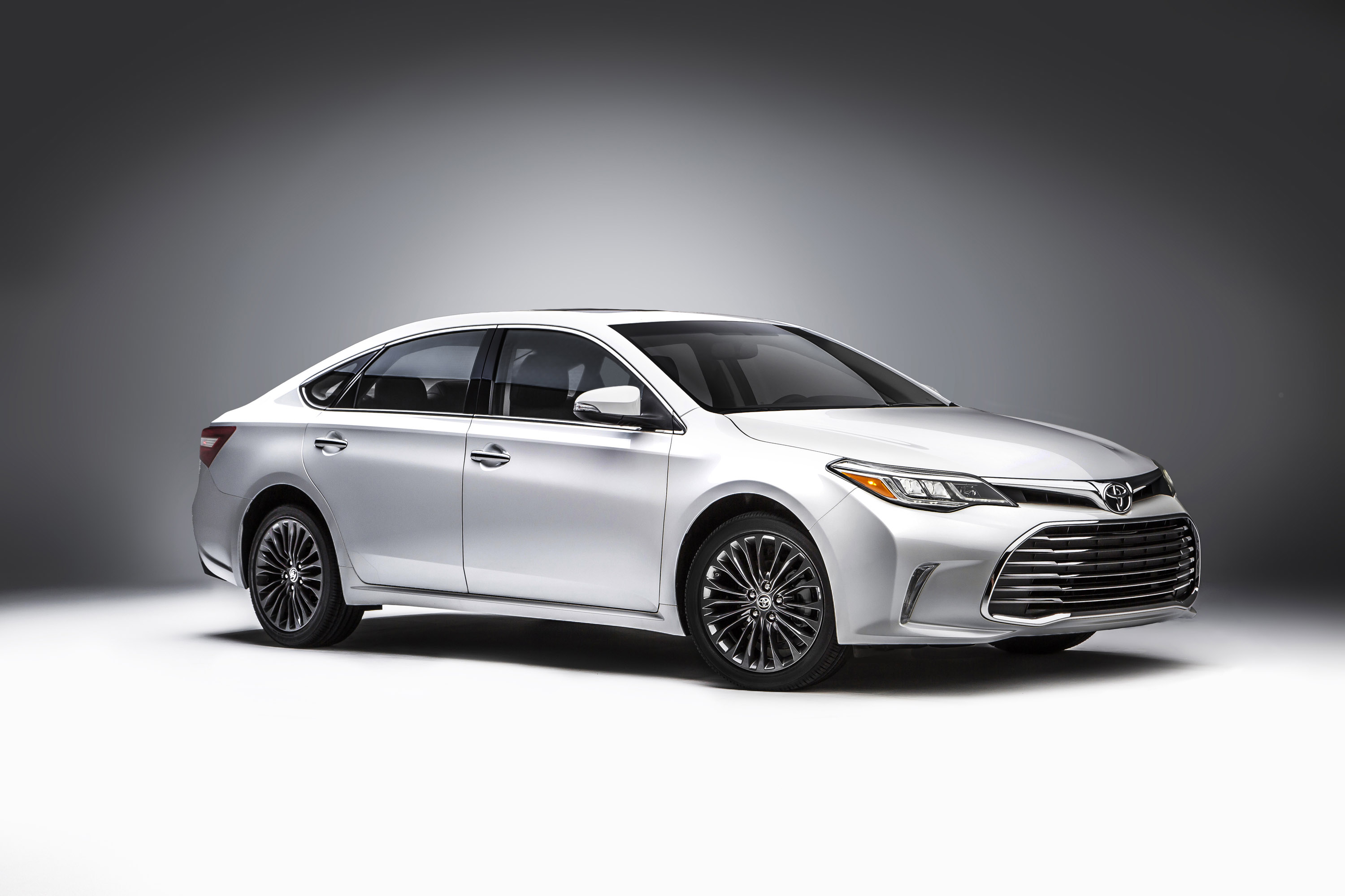 Тойота авалон. Toyota Avalon IV 2015. Тойота Авалон 2016. Тойота Авалон 2015. 2015 Toyota Avalon Hybrid 4dr.