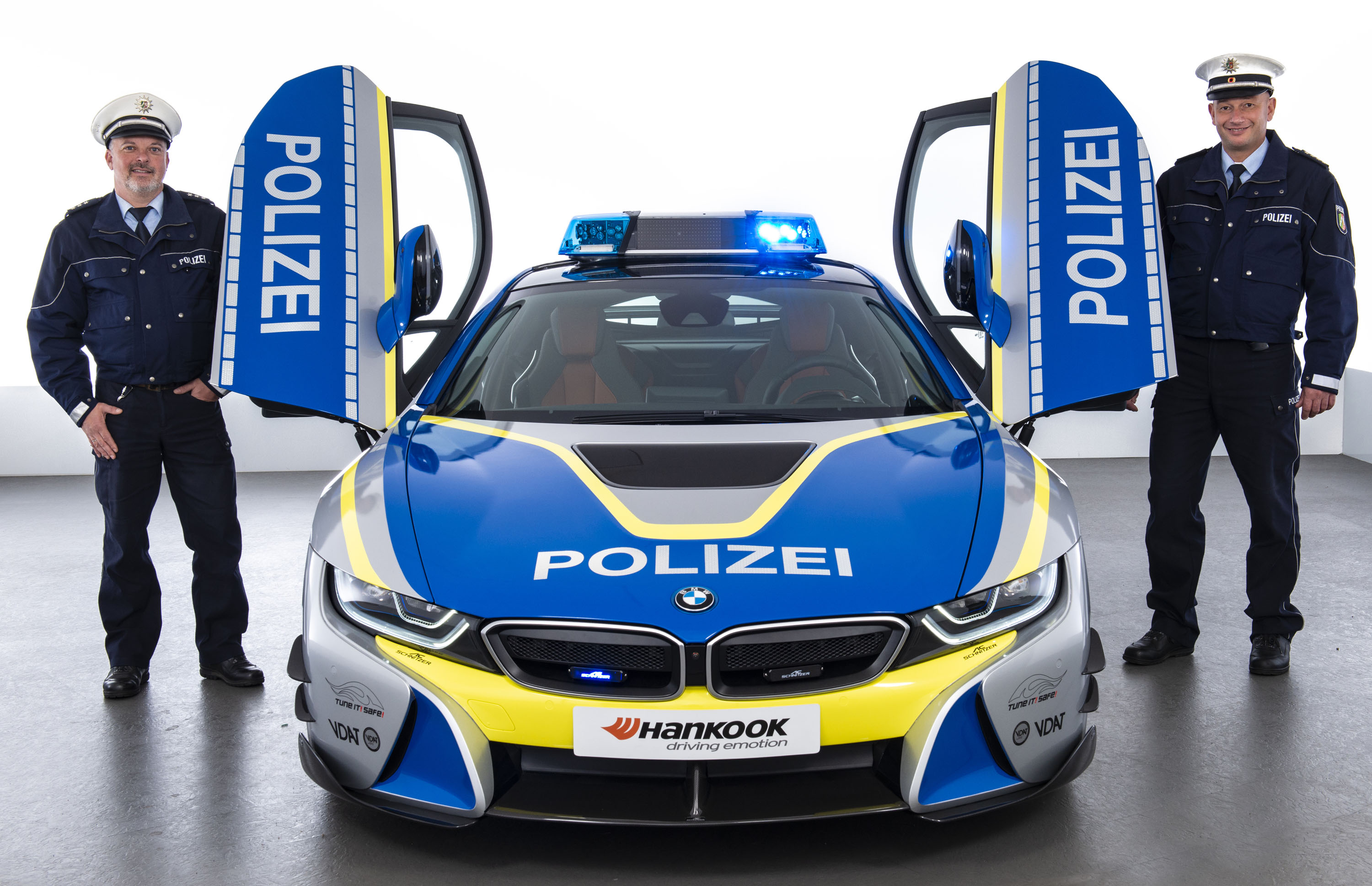 Первая полиция. BMW i8 Polizei. BMW i8 Police car. BMW i8 Police USA. BMW i8 полиция Германии.